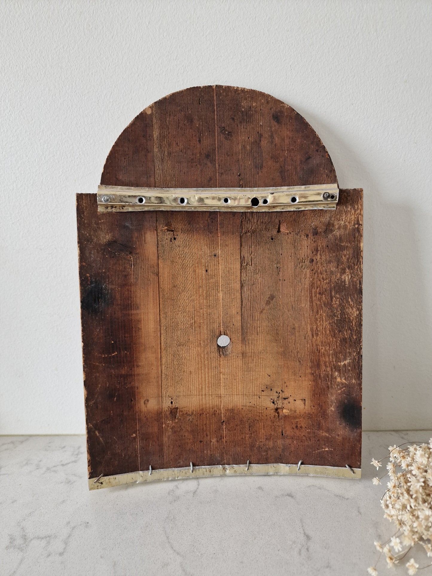 Vanha puinen kellotaulu