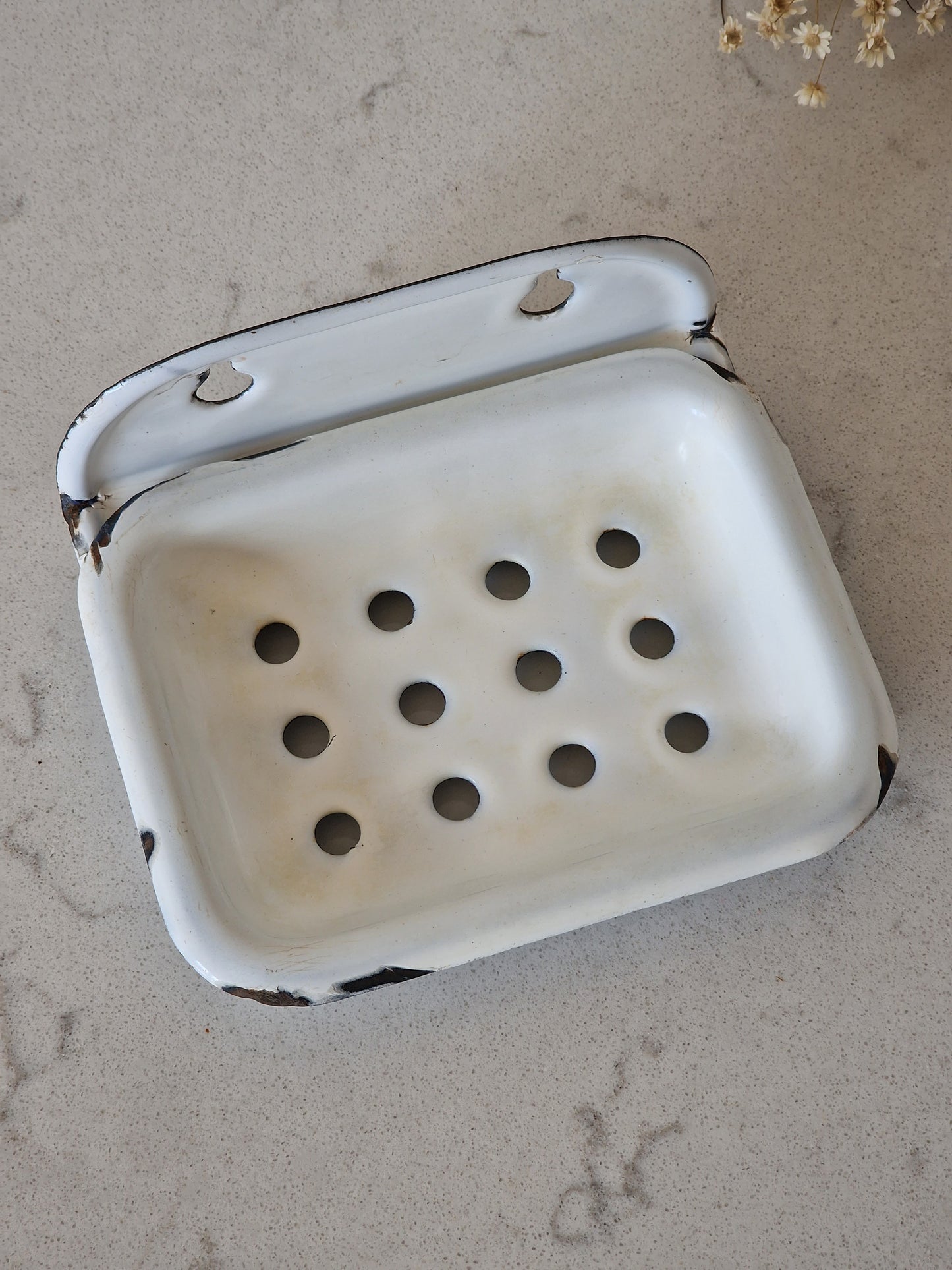 wanha emaloitu saippuateline