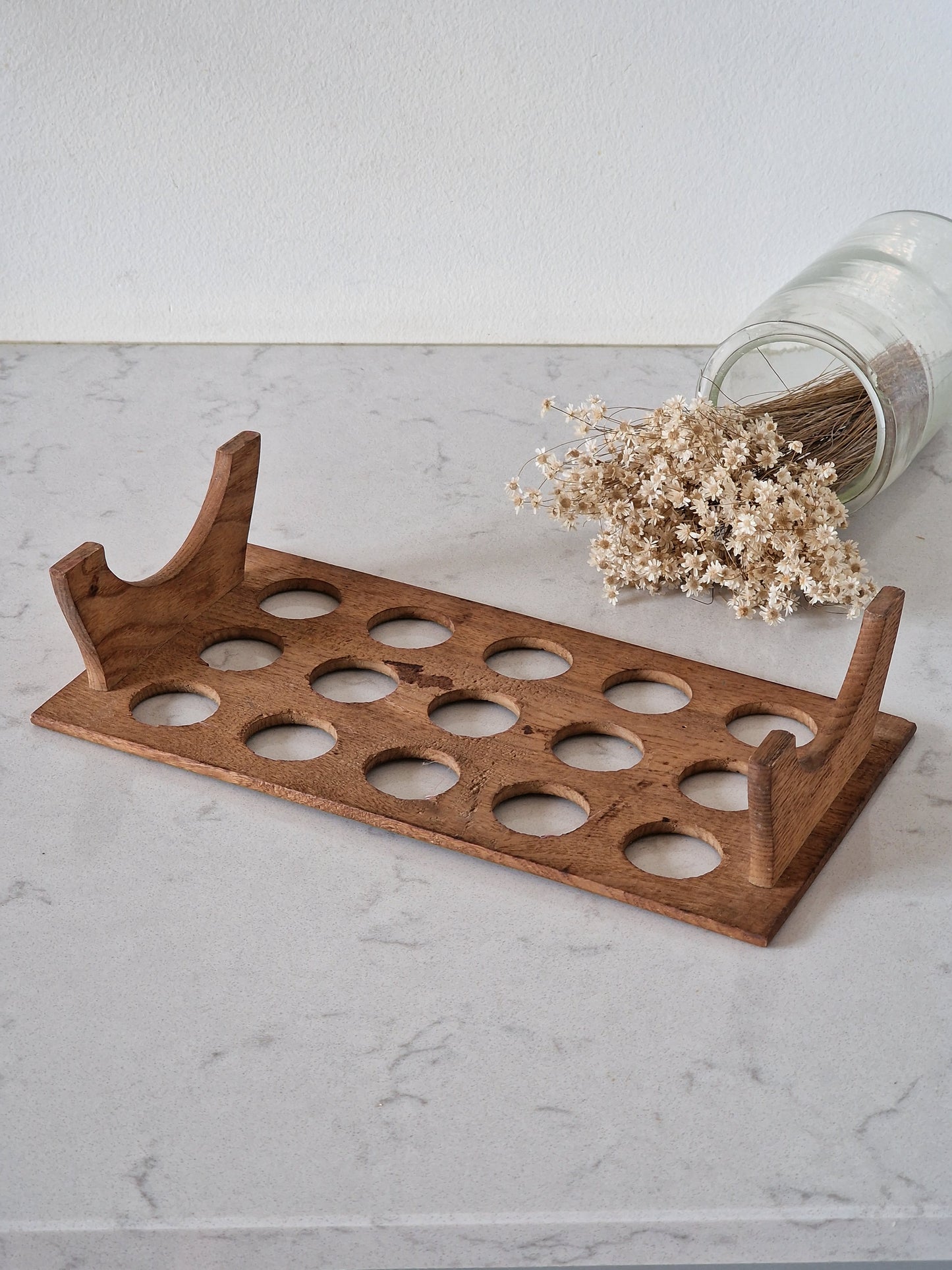 Puinen kananmunateline