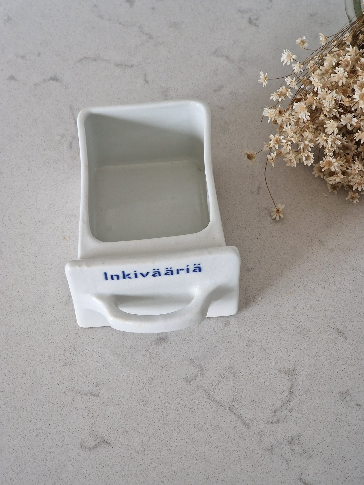 Ginger porcelain box