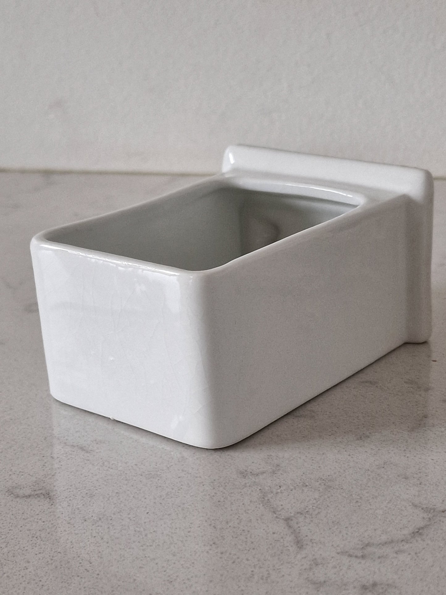 Ginger porcelain box