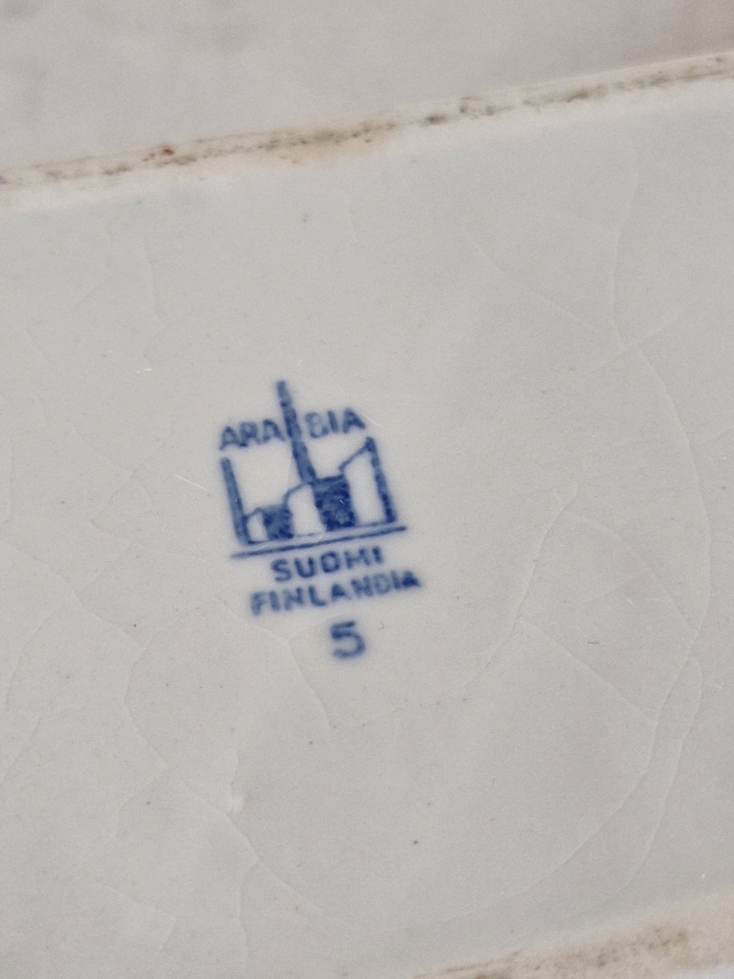 Ginger porcelain box