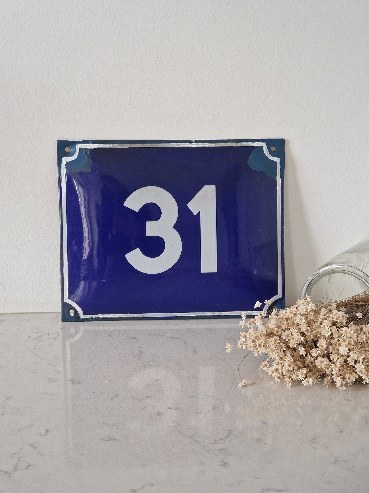 Iso emalikyltti nro. 31