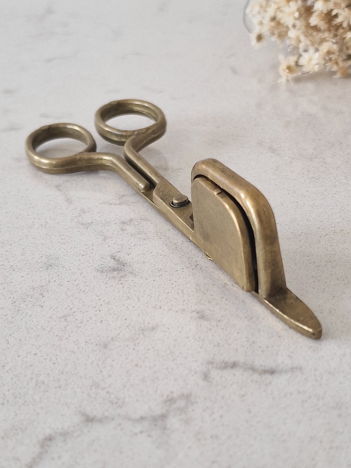 Viehättävä kynttilänsammutin