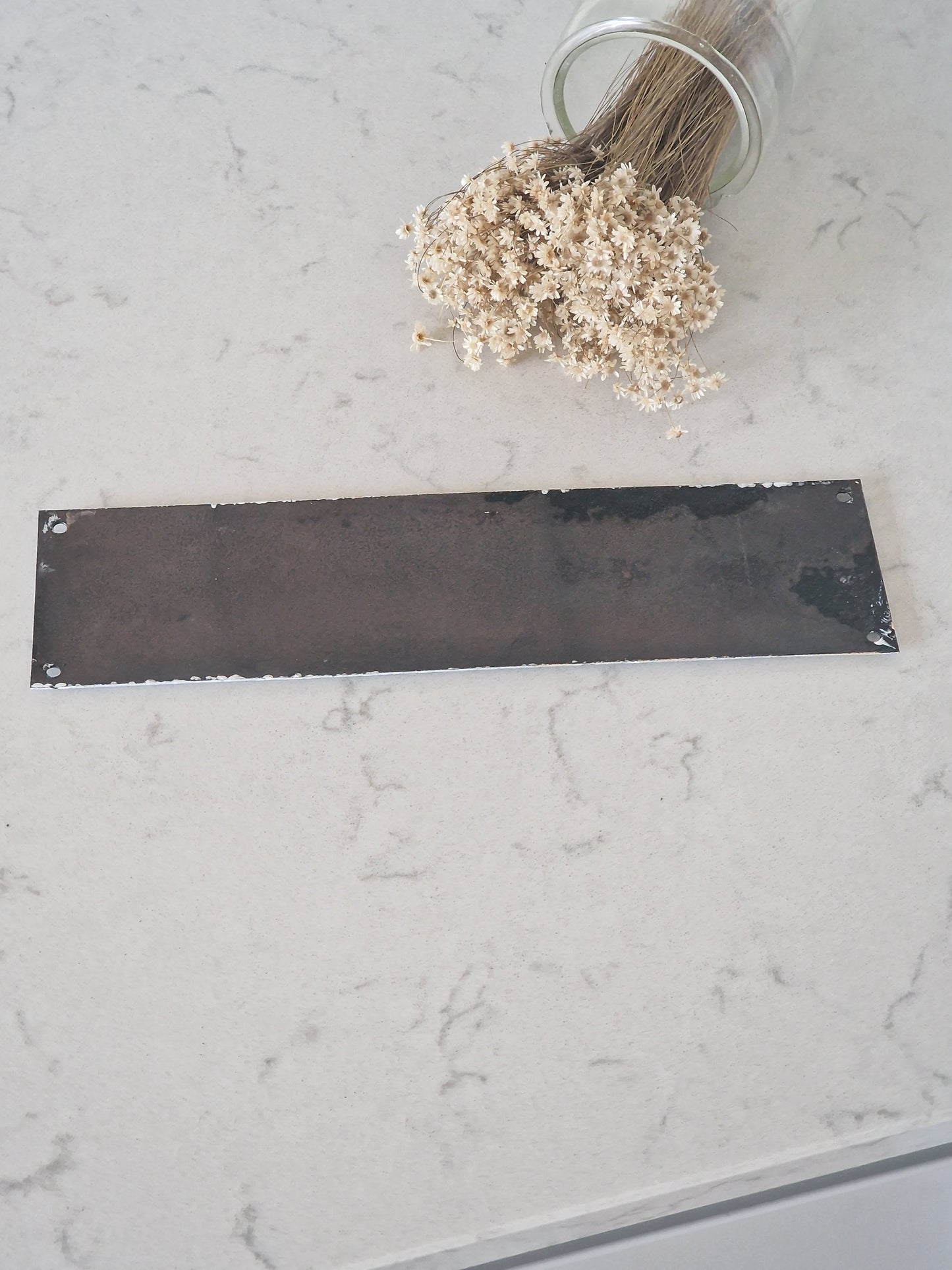 Vanha emalikyltti, Kerjääminen ja kaupustelu kielletty