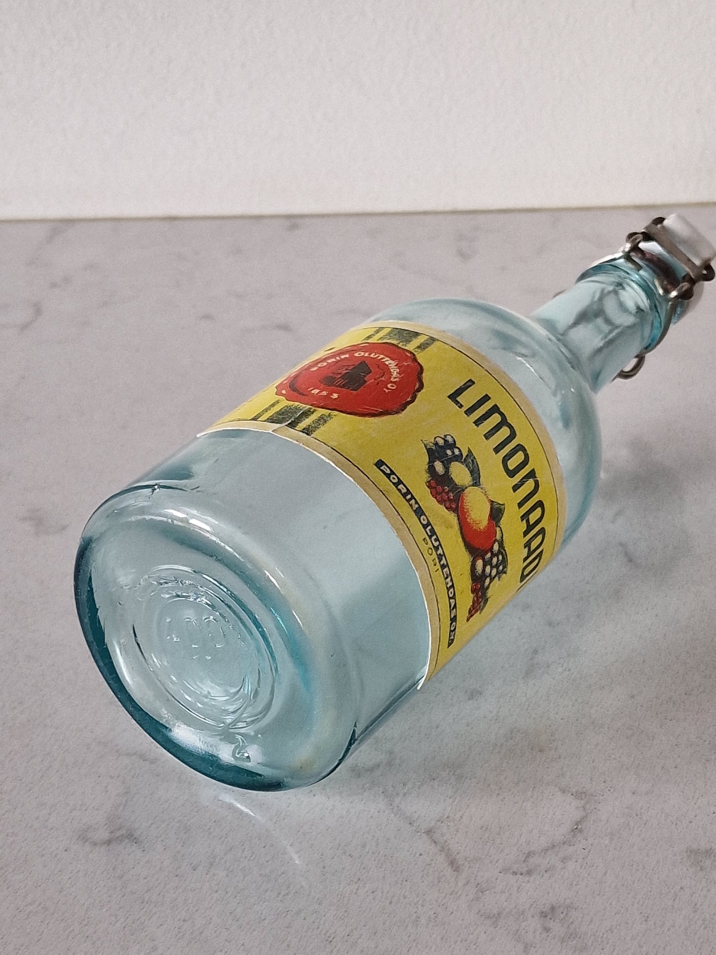 Porin oluttehtaan limonadipullo