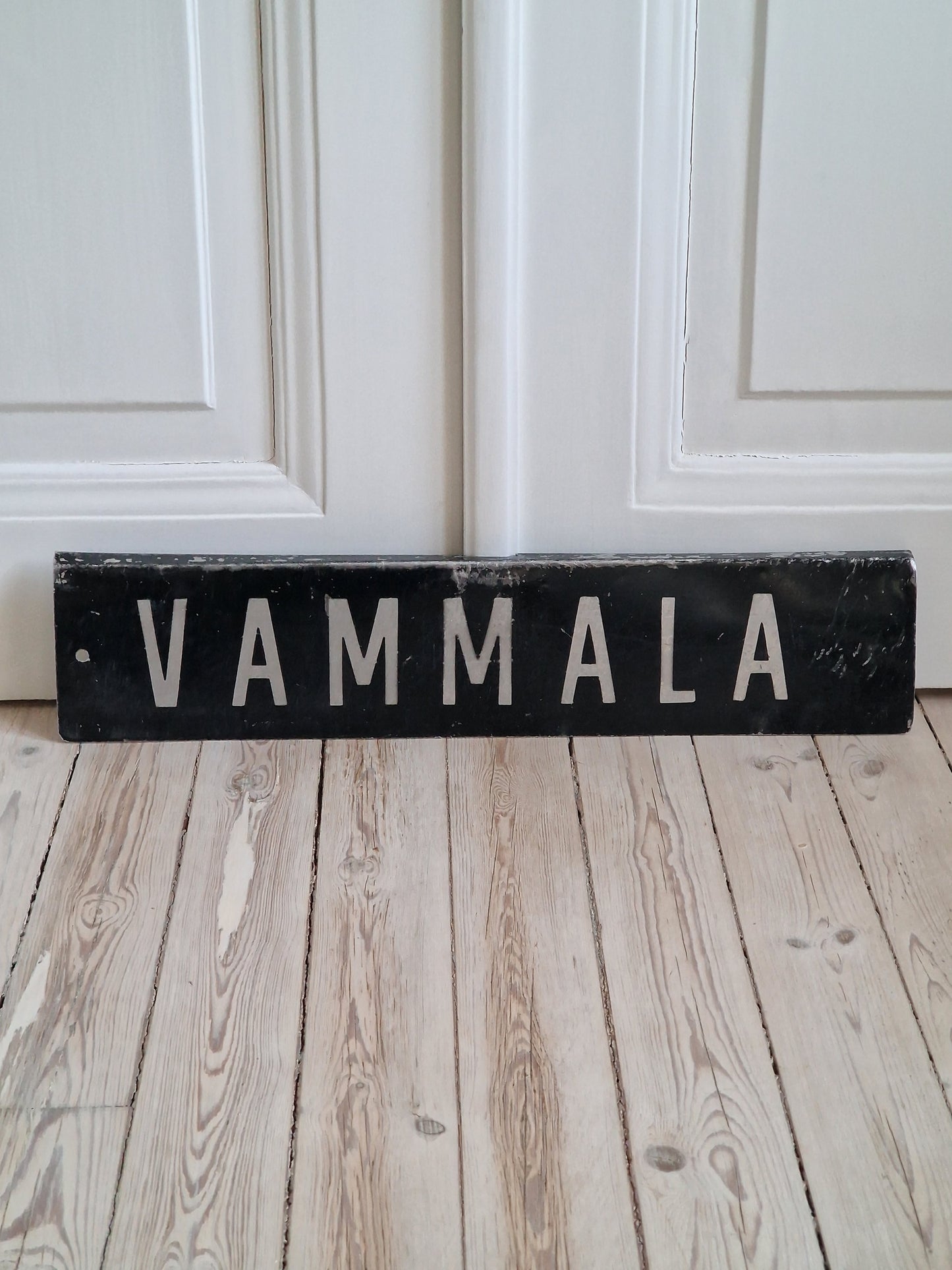 Vanhoja linja-auton kylttejä