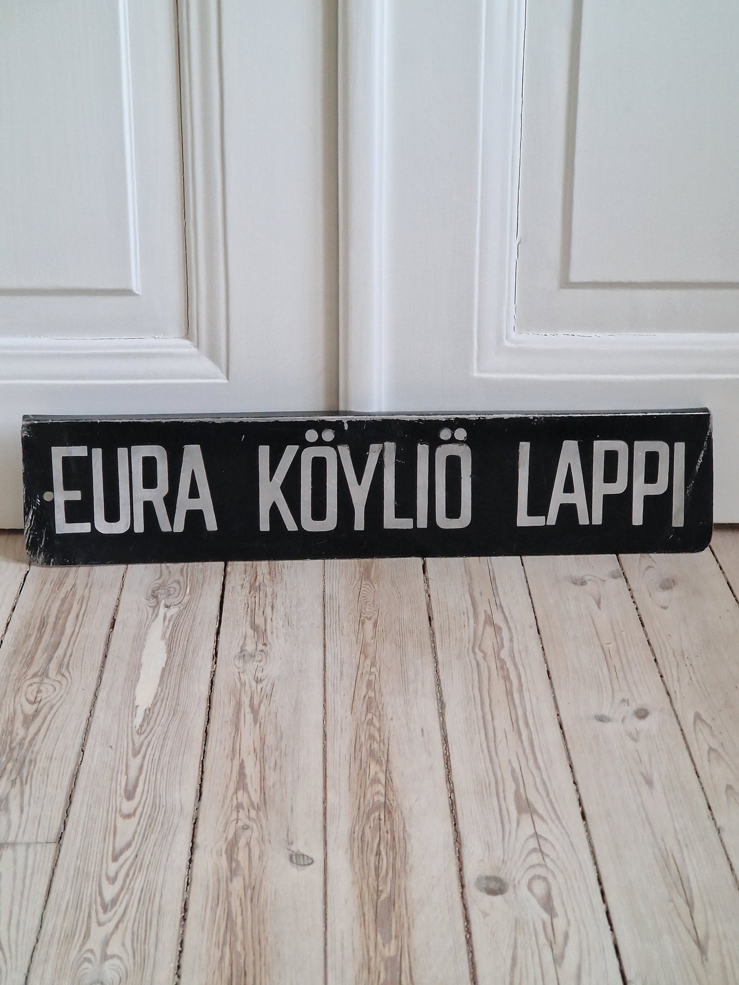 Vanhoja linja-auton kylttejä