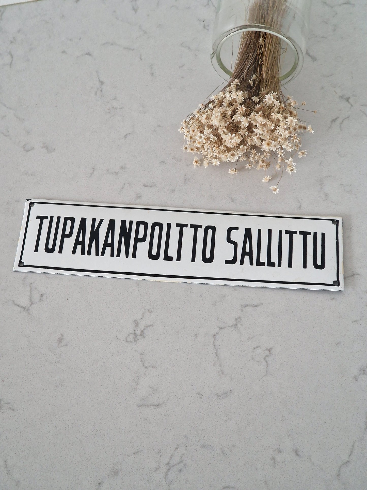 Tupakanpoltto sallittu - emalikyltti