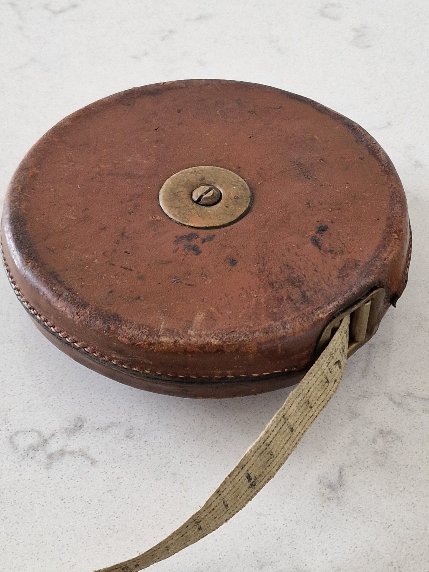 Vanha nahkainen rullamitta