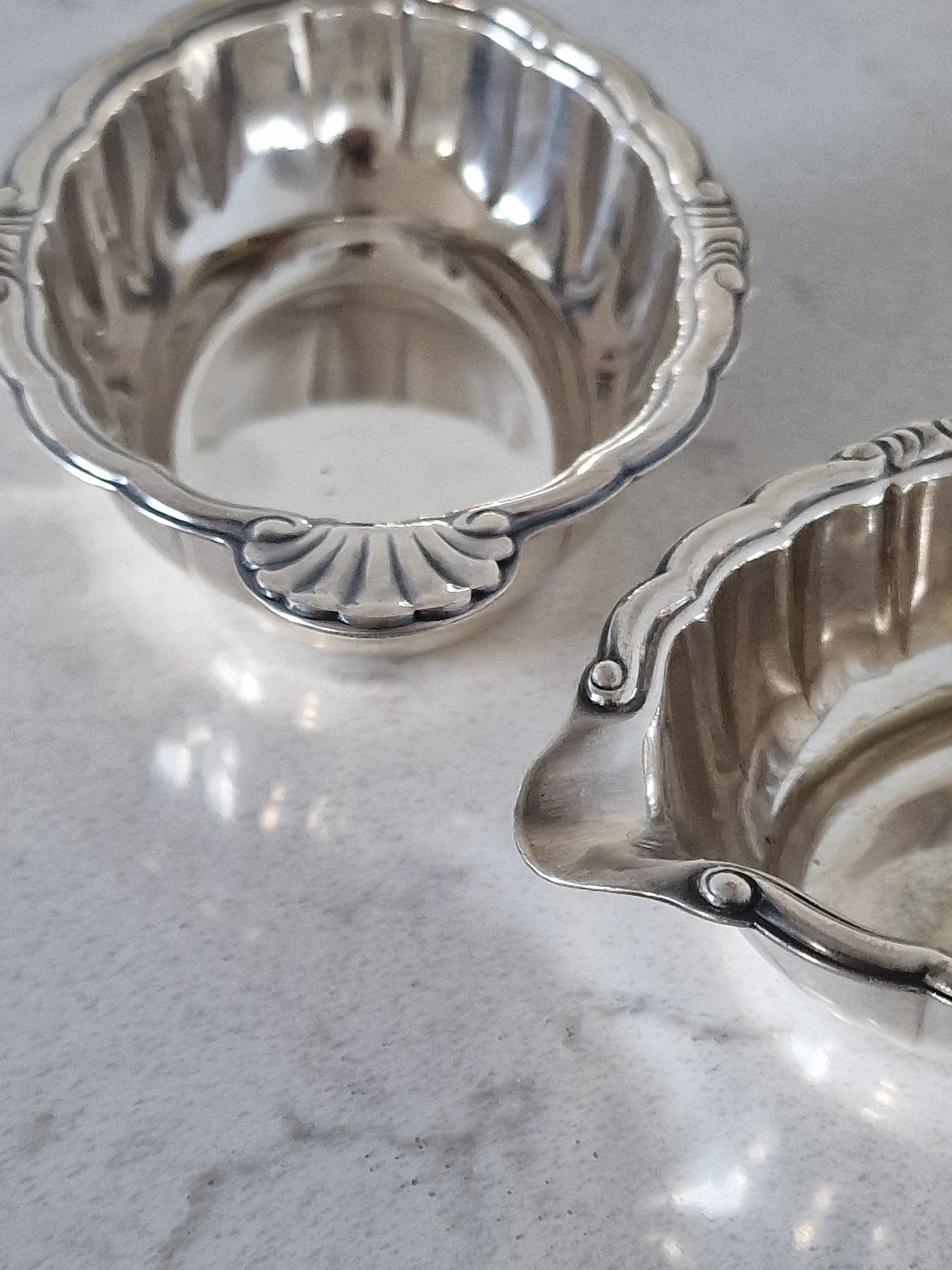 Antiikki sokerikko ja kermakko, alpakka