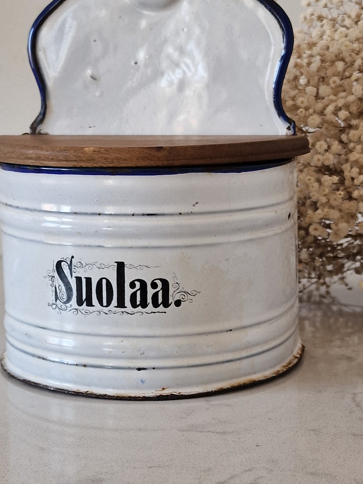 Vintage maustesalkkari, keittiön sisustaminen