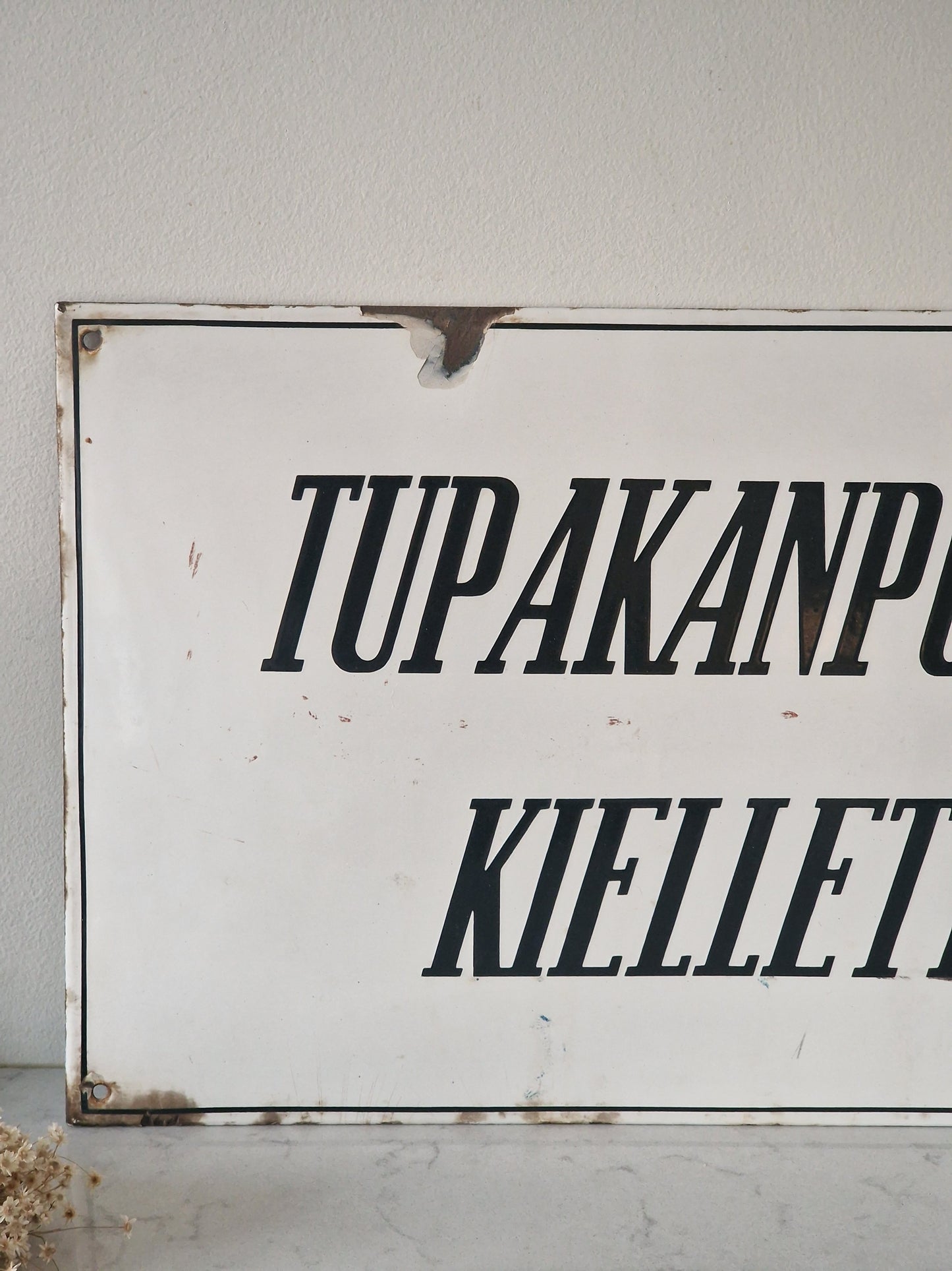 Vanha emalikyltti