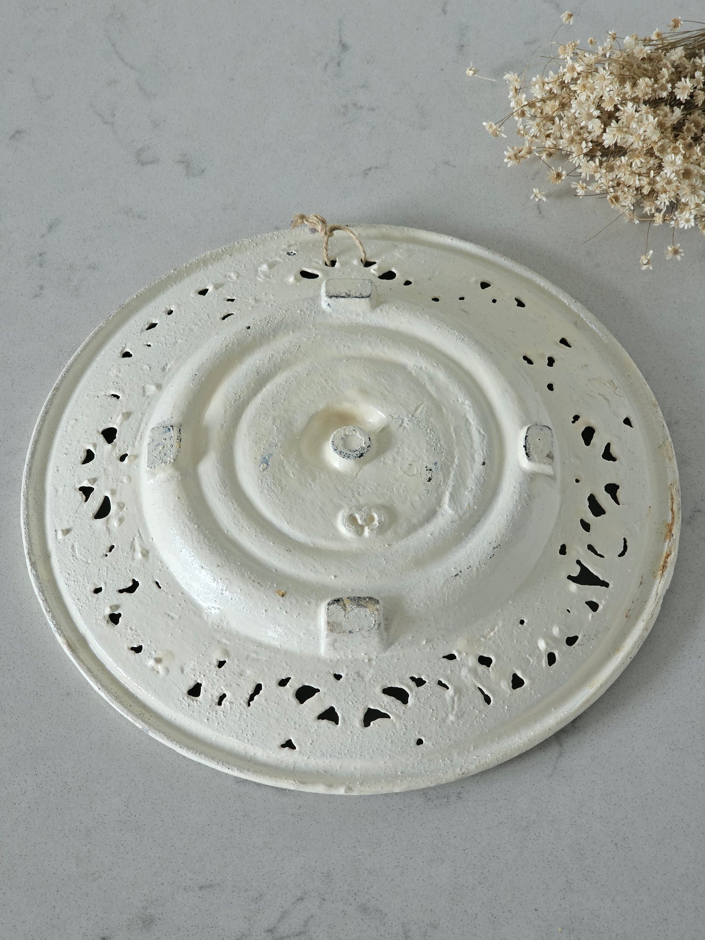 Valurautainen lautanen