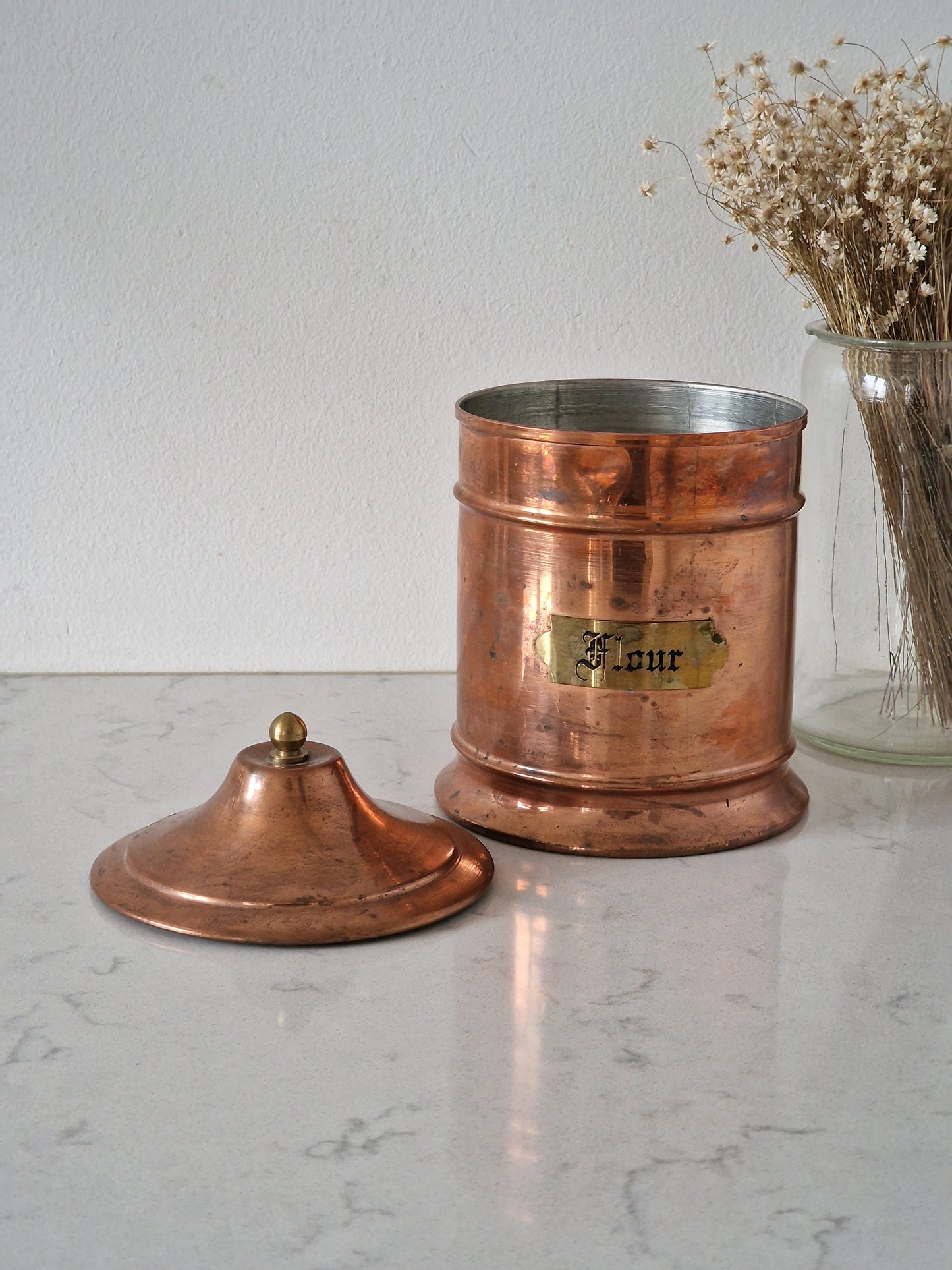 Apteekin jauhopurkki