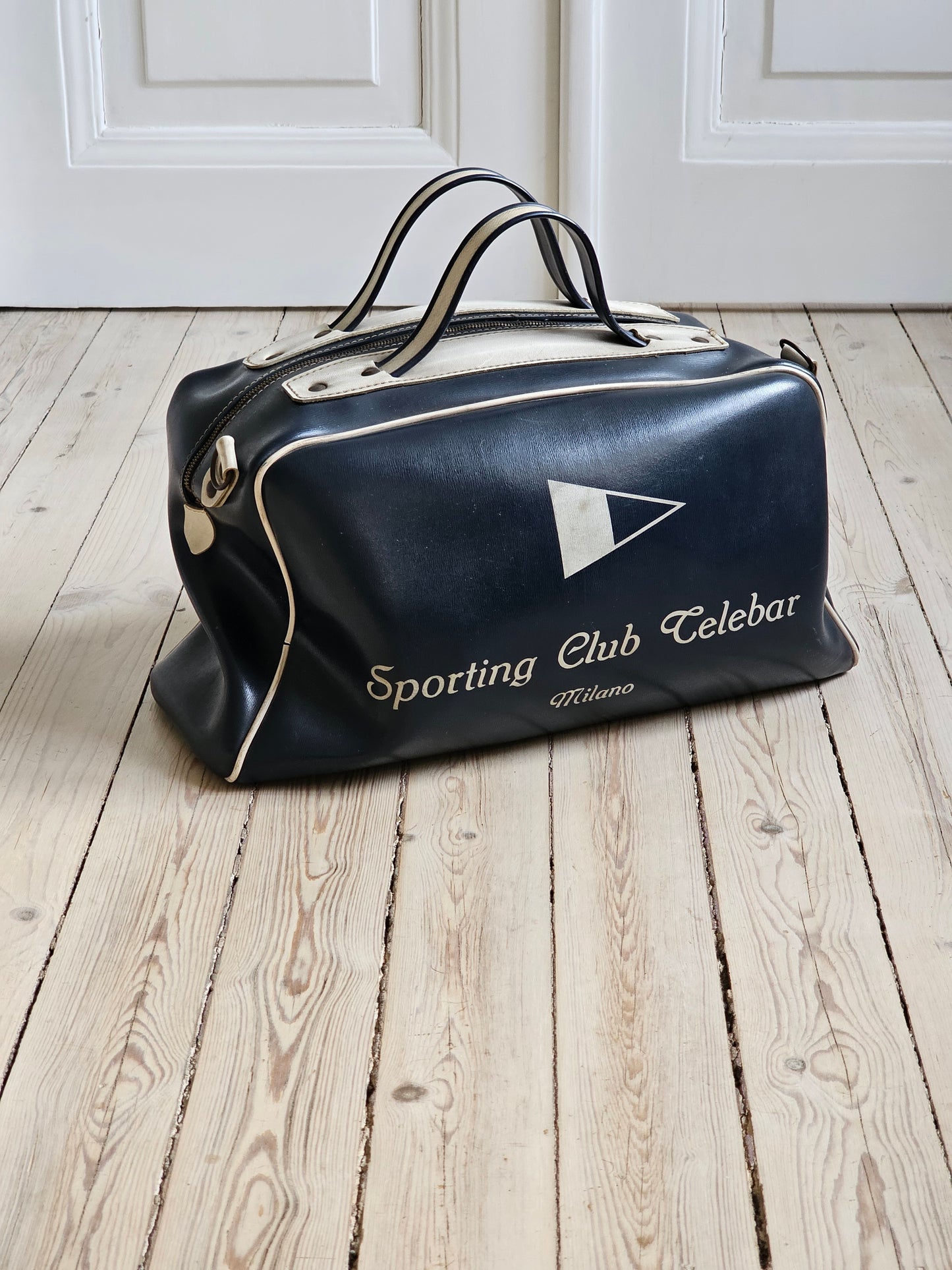 Italialainen vintagelaukku