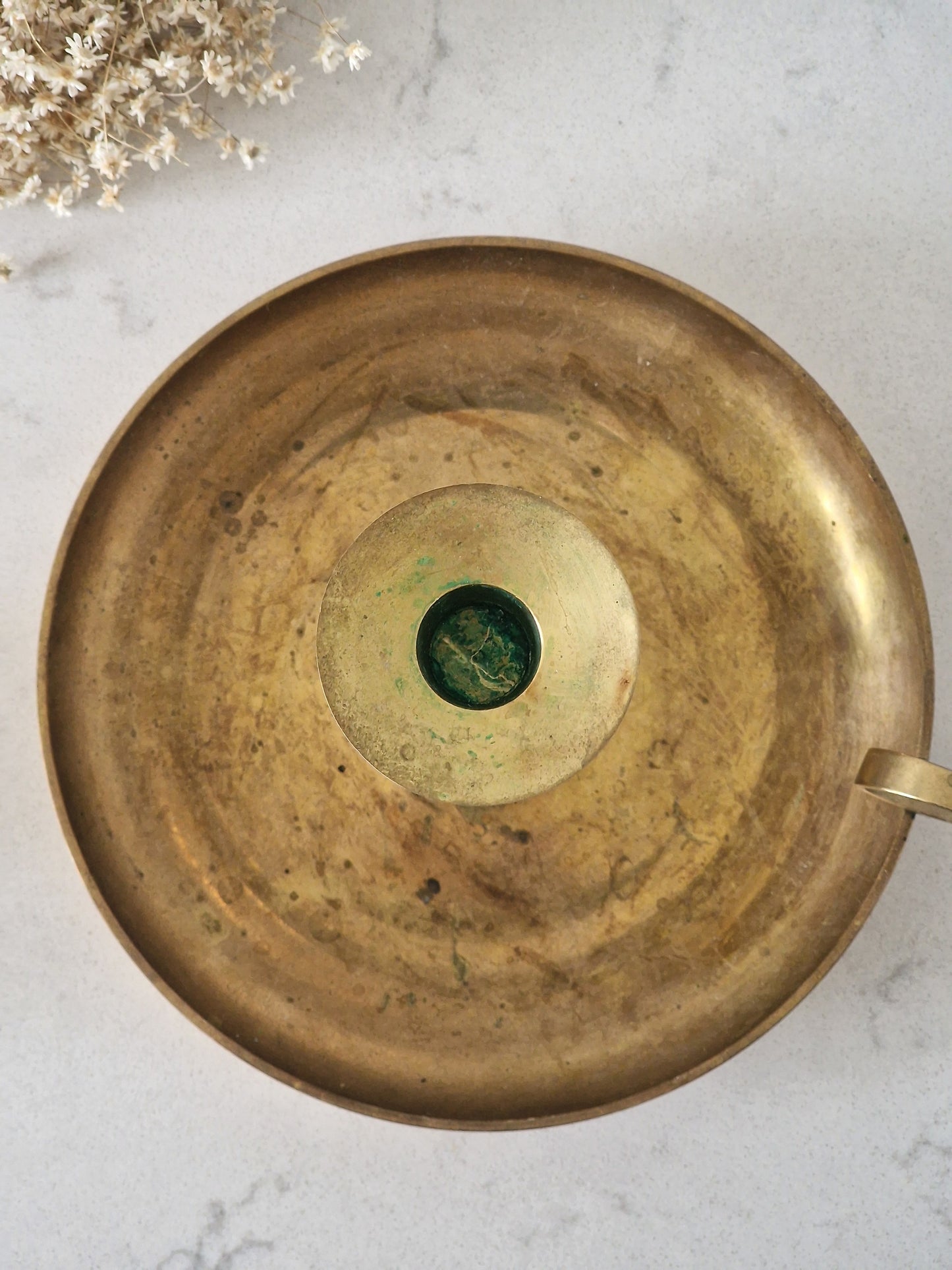 Antiikki yökynttiläjalka