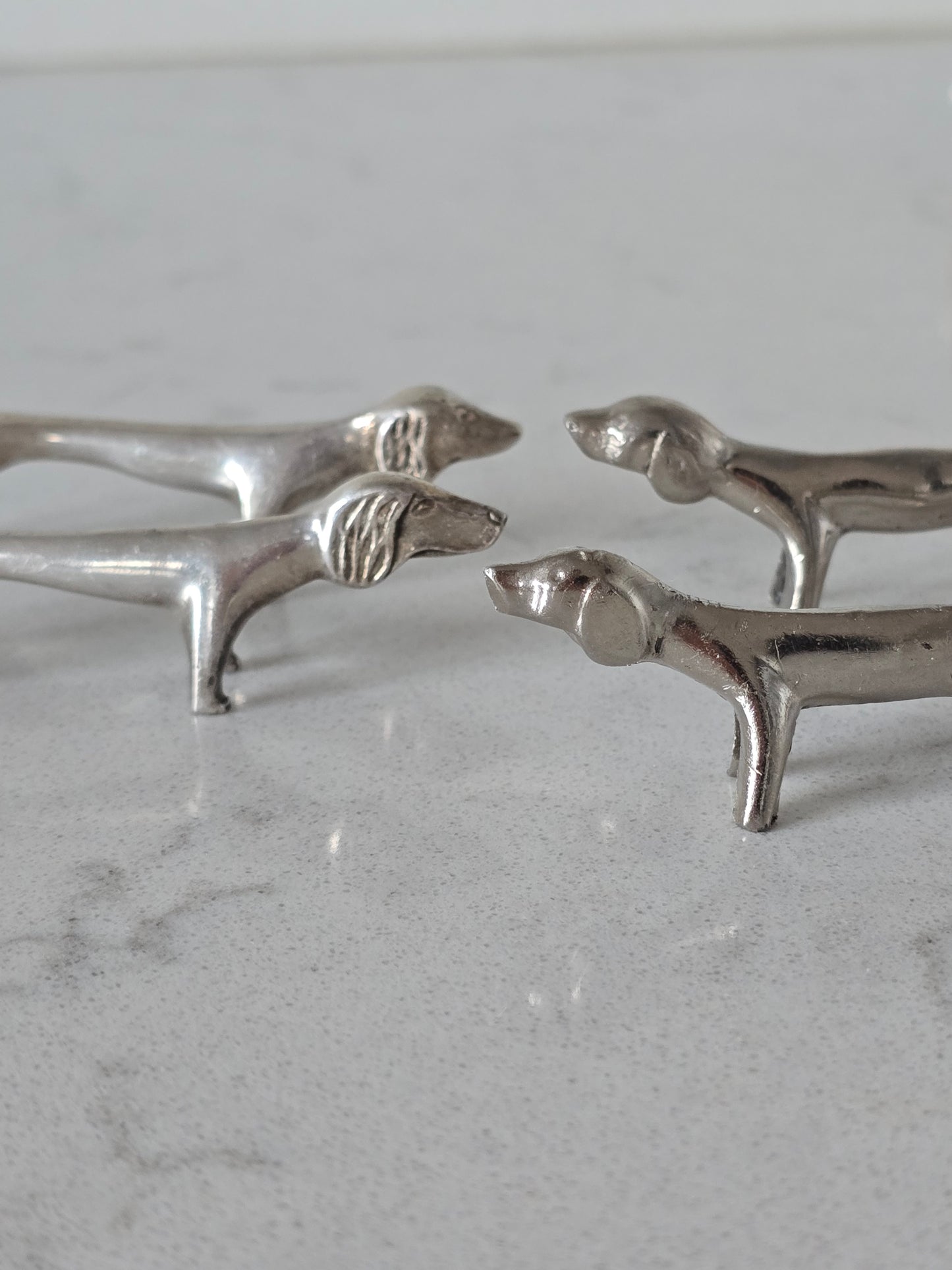 Mäyräkoira aterinlepuuttajat 4kpl