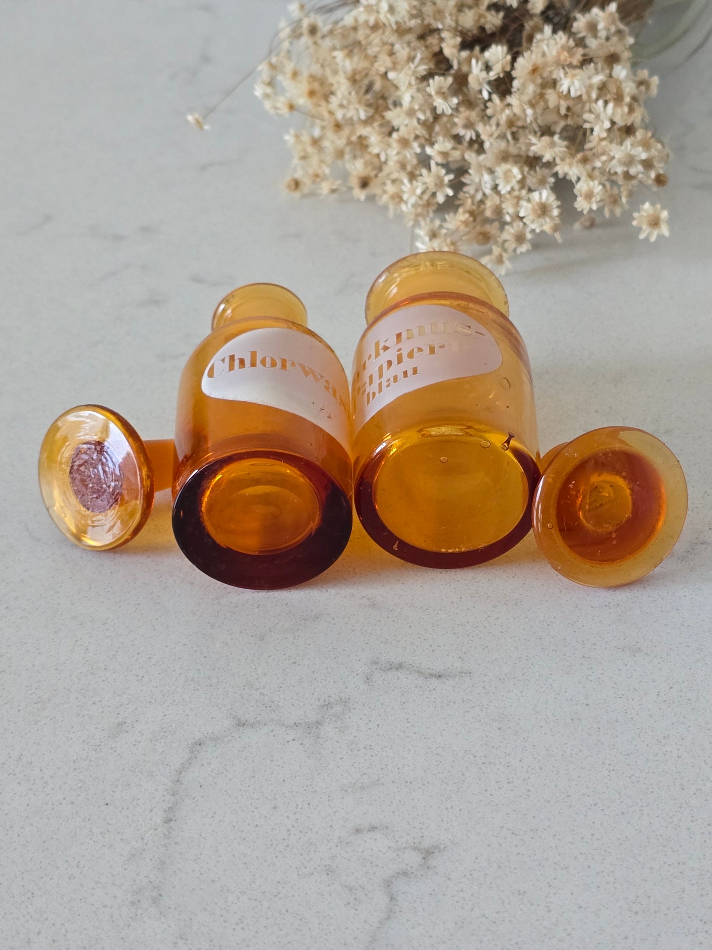 Vanhat apteekin lääkepullot vintage sisustukseen /somistukseen