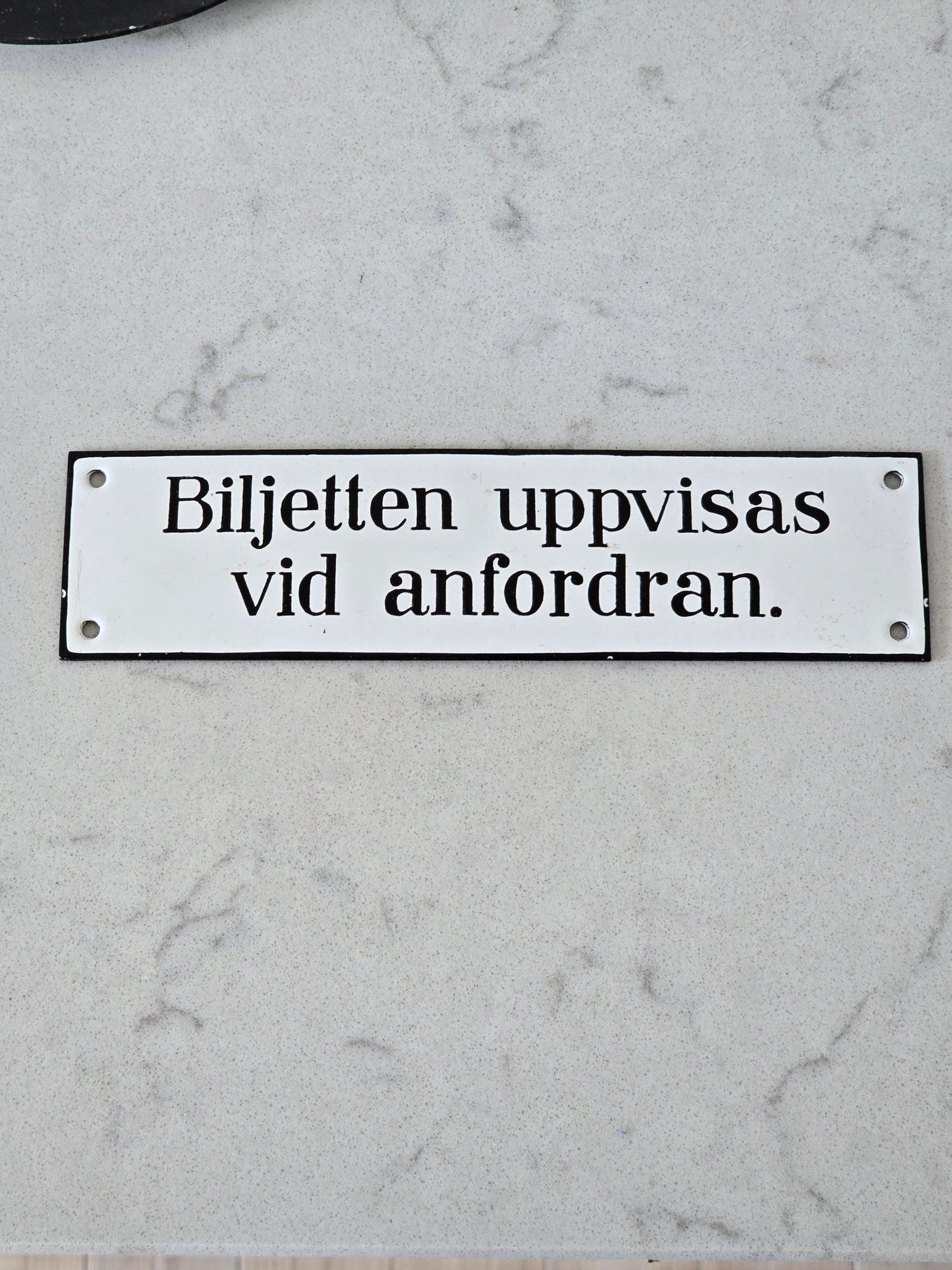 Vanha emalikyltti
