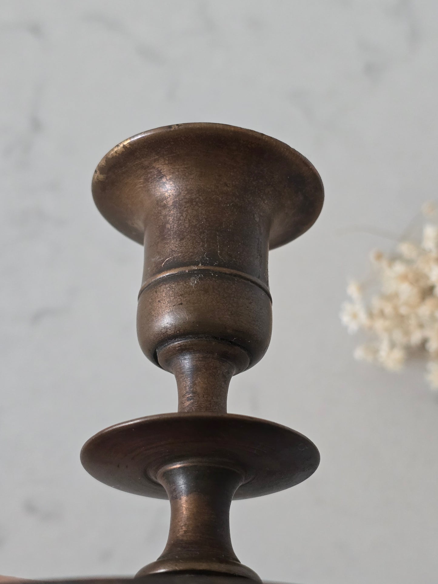 kaunis antiikki kynttilänjalka