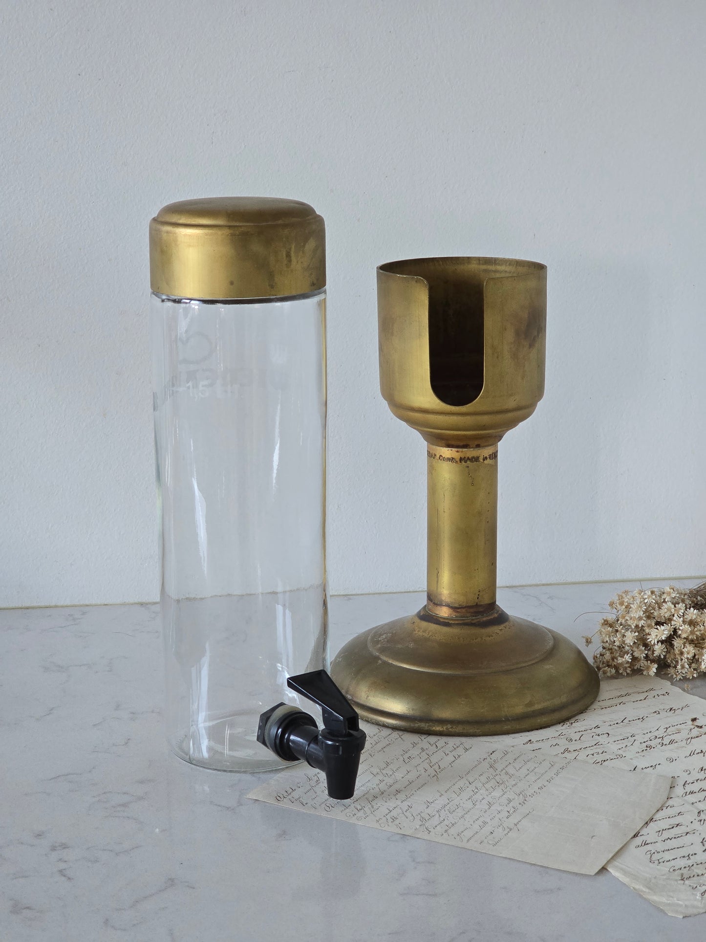 Vanha vintage oluttorni hanalla