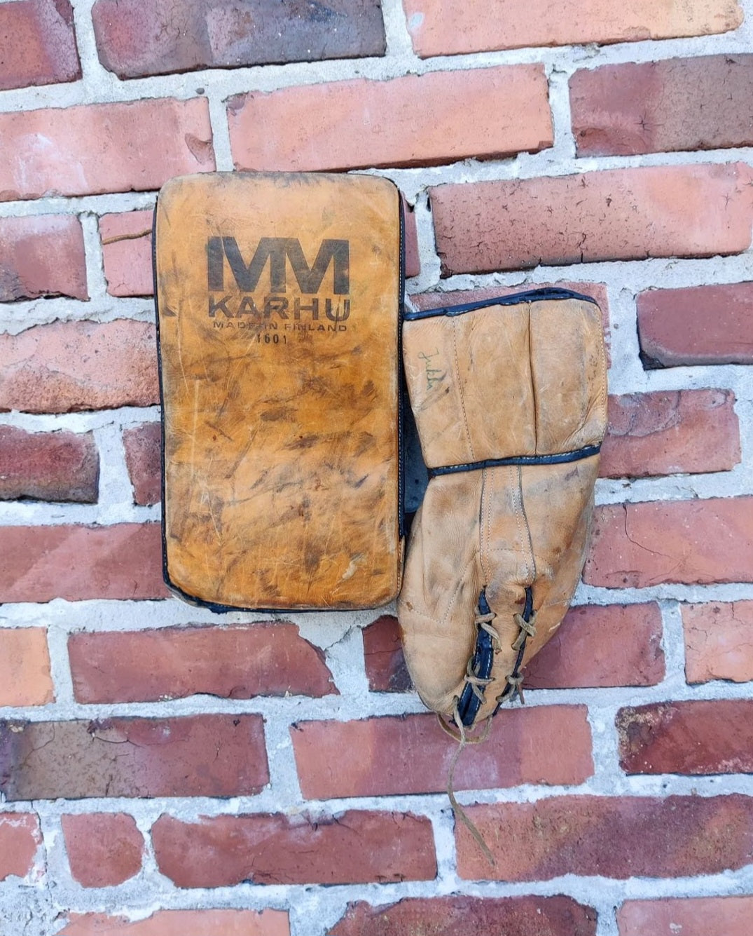 Karhu maalivahdin suojat