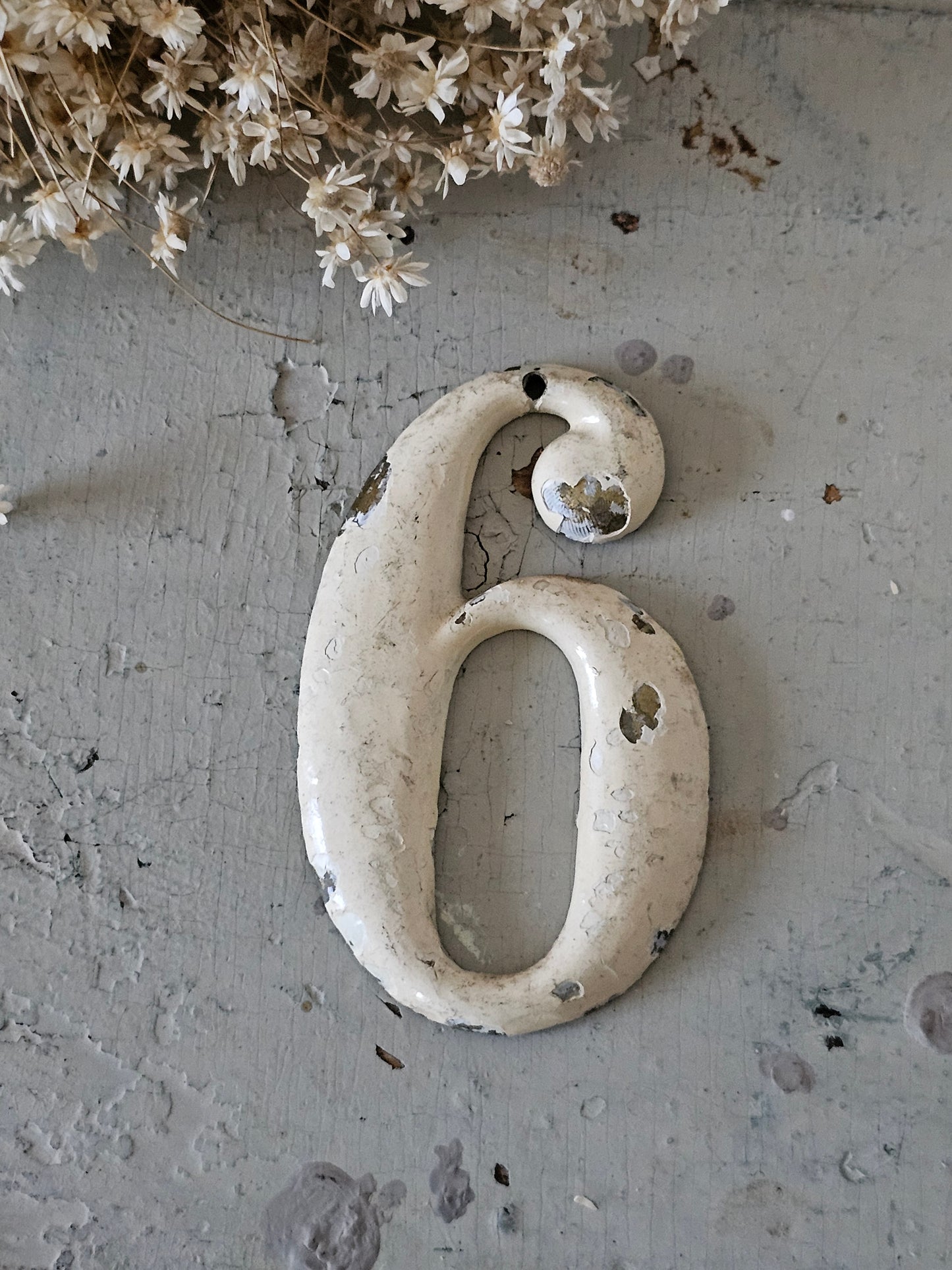 Valurautaiset kirkon numerot