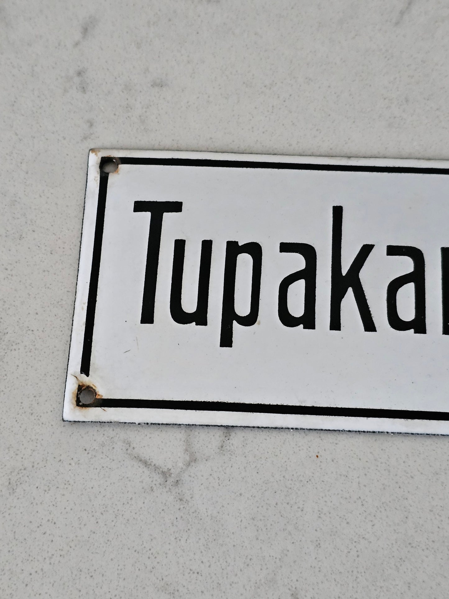 Tupakanpoltto kielletty