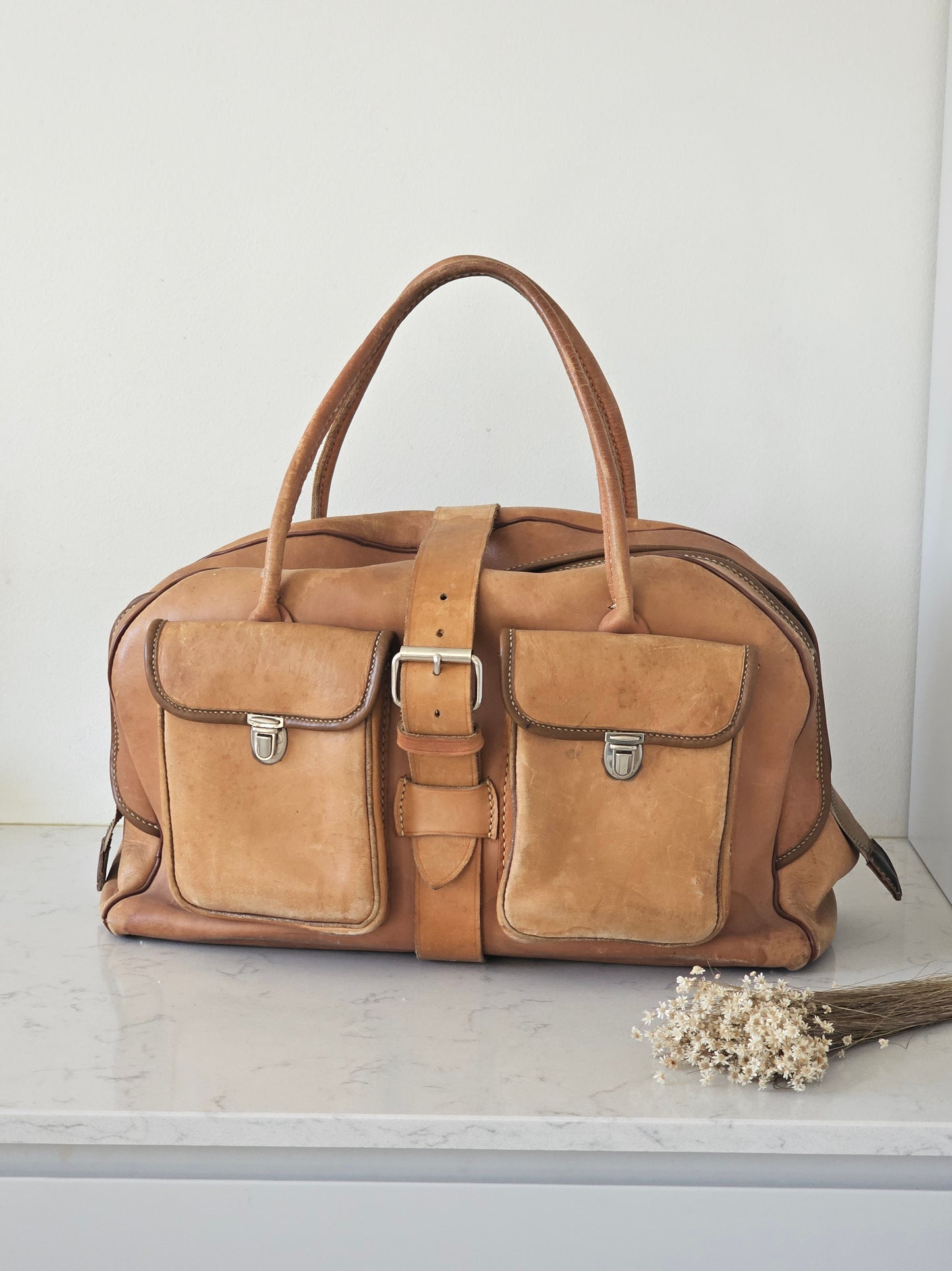 Nahkainen vintagelaukku weekend bag