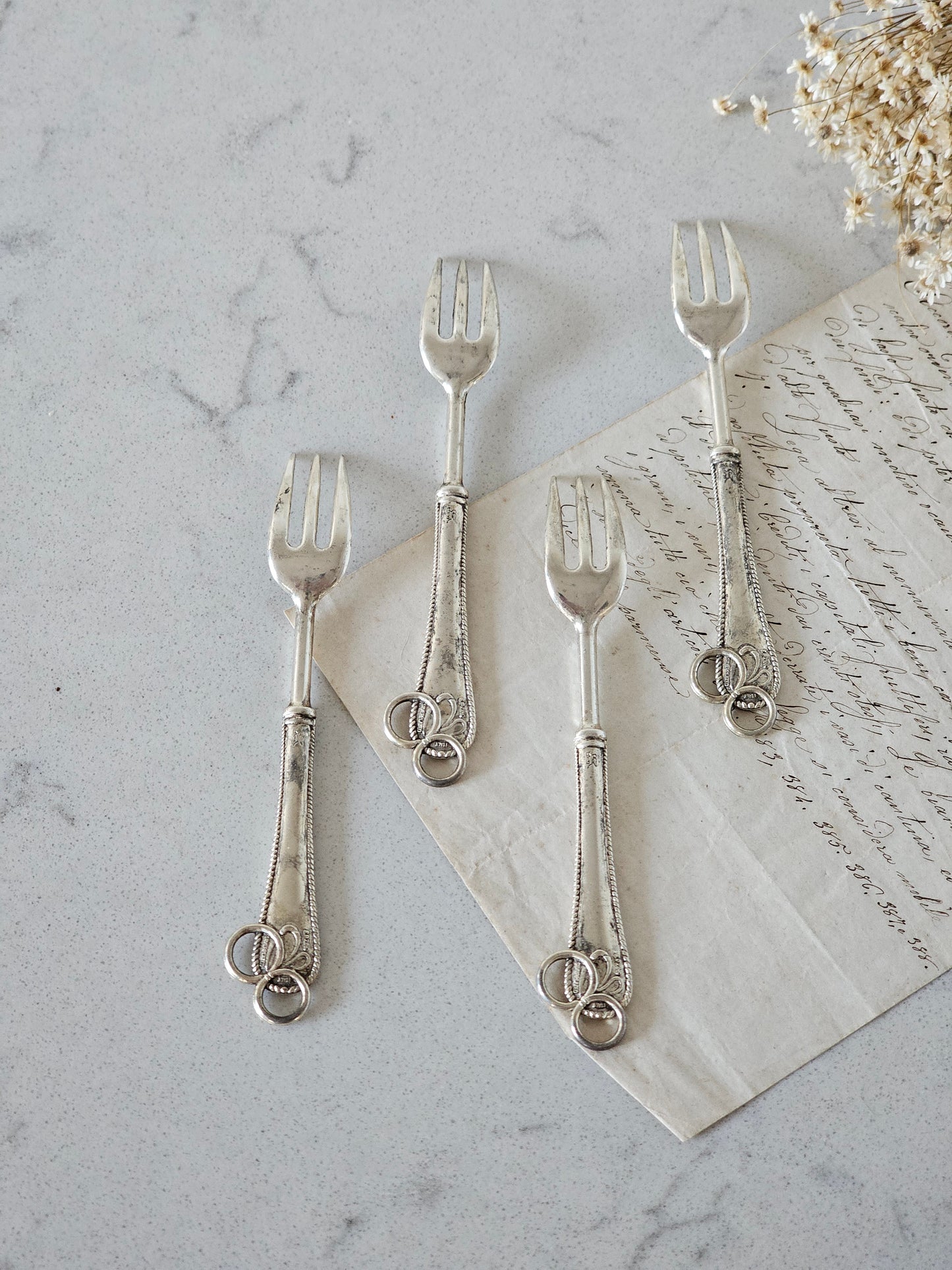 Vanhat italialaiset vintage pikkuhaarukat