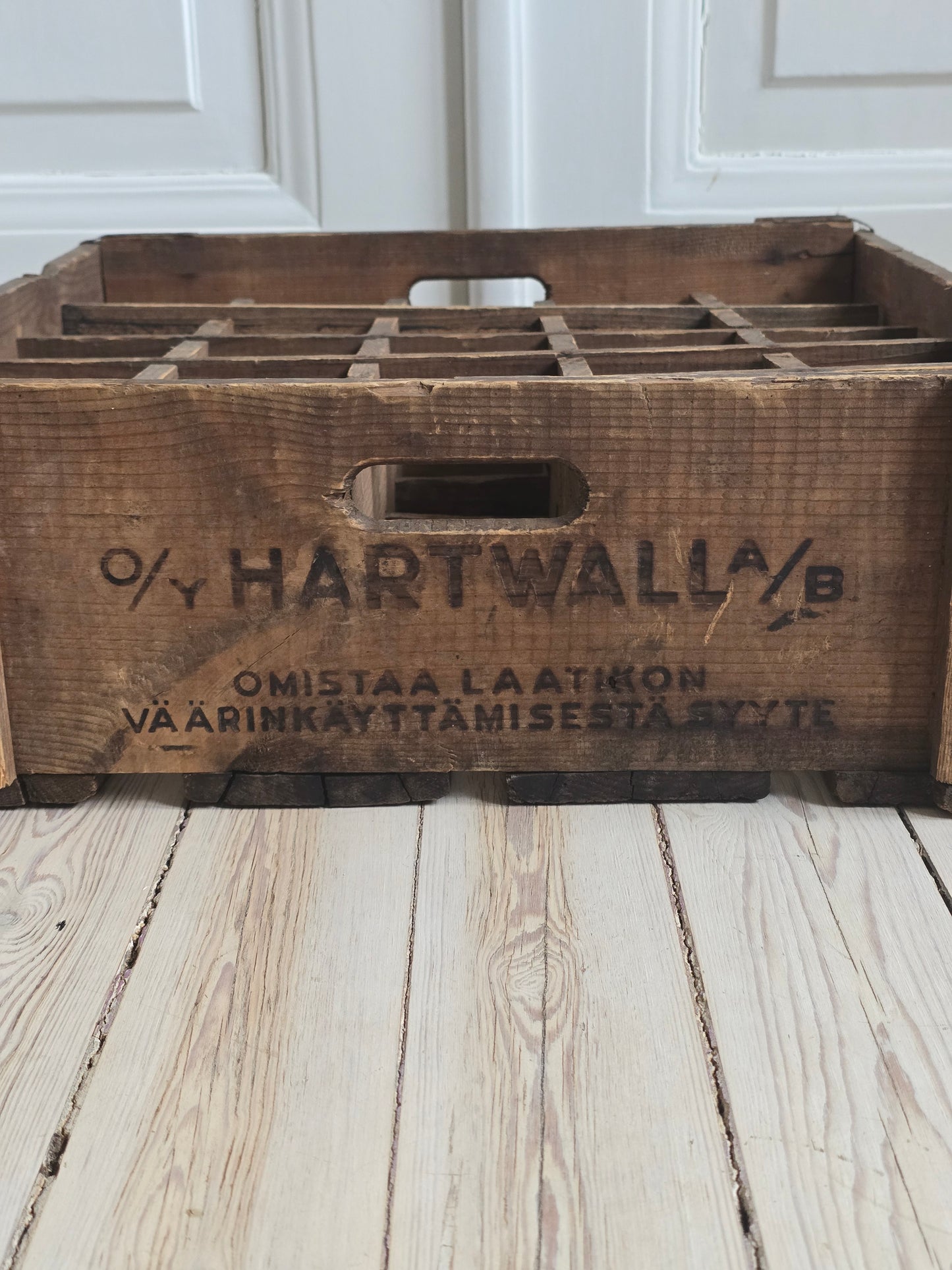 Oy Hartwall A/B vanha puinen vintage pullokori