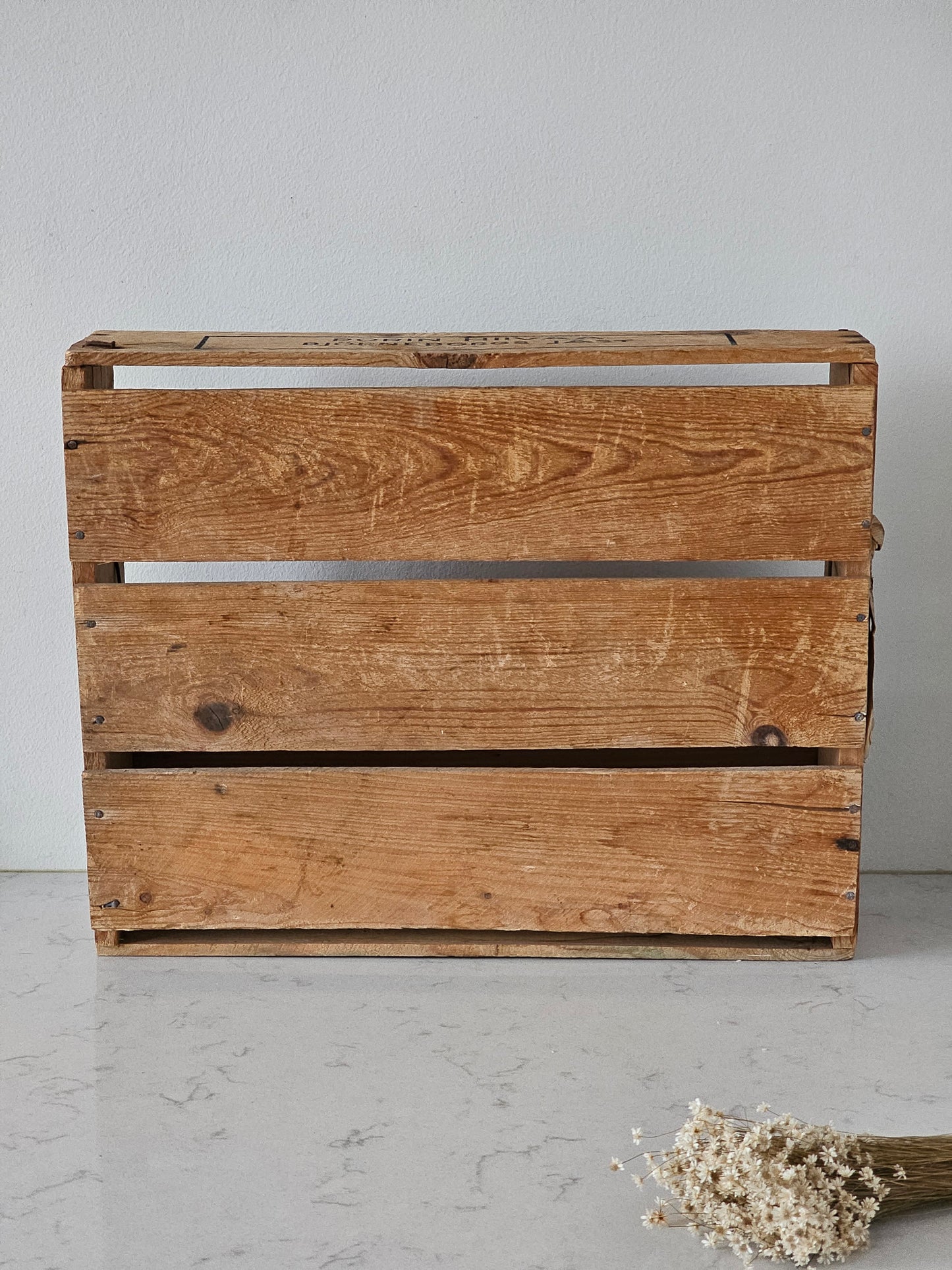 Porin hiivaa puulaatikko