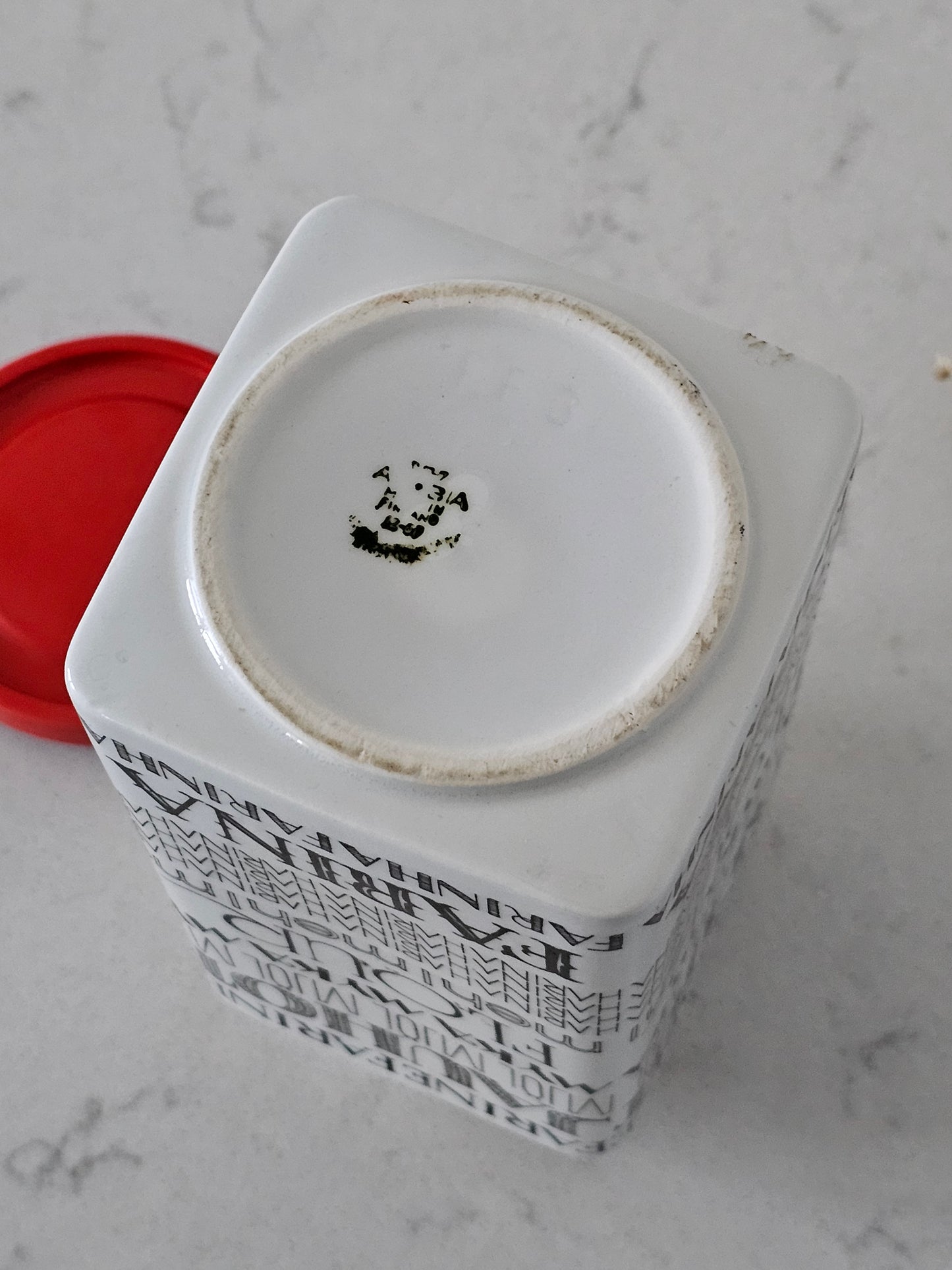 Jauhopurkki Esteri Tomula