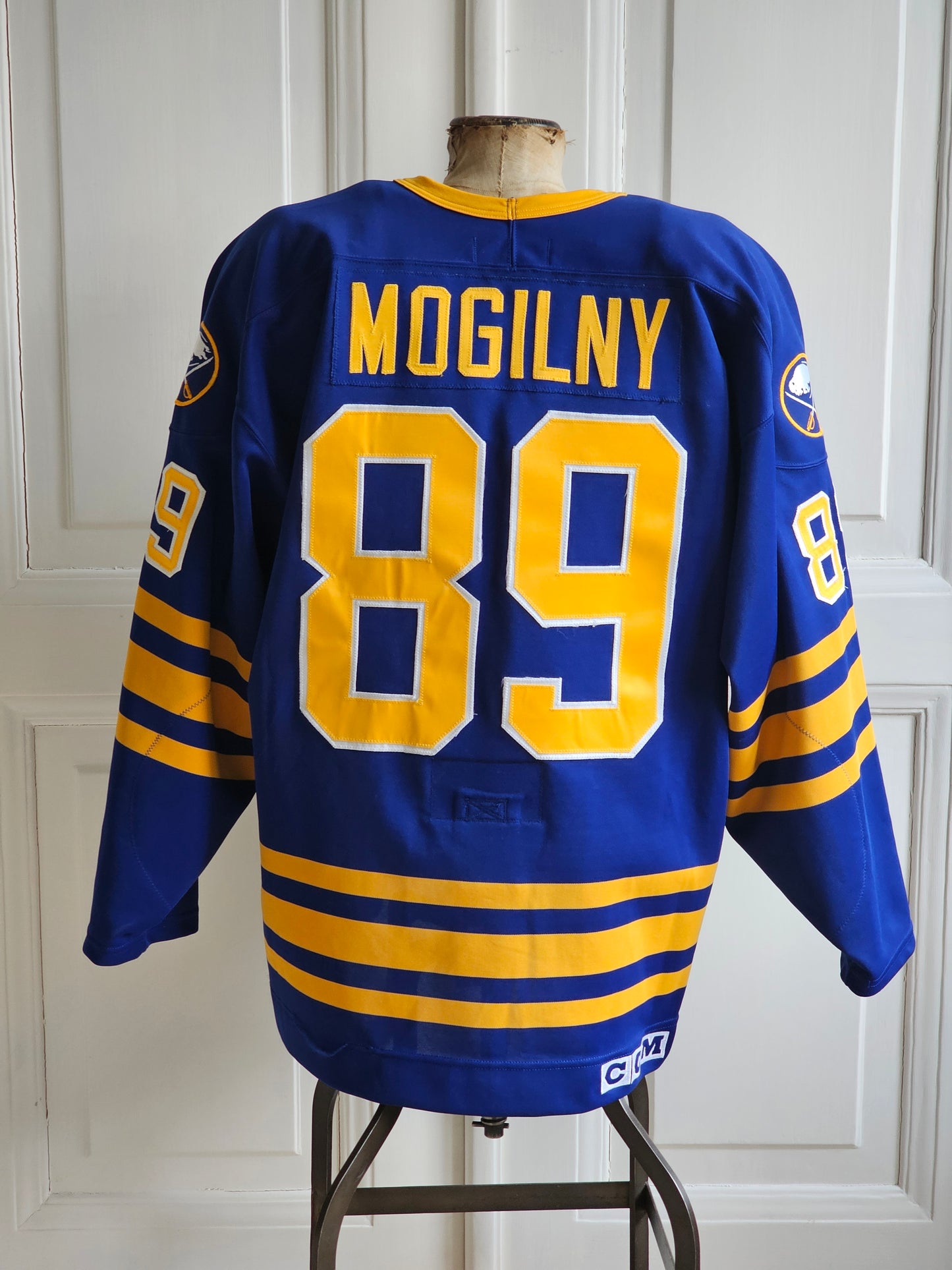 94-95 Buffalo Sabres Mogilny-pelipaita
