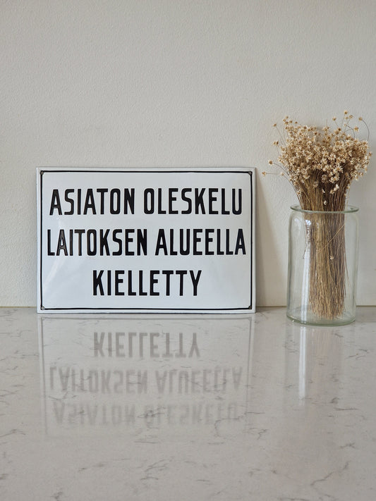 Vanha emalikyltti