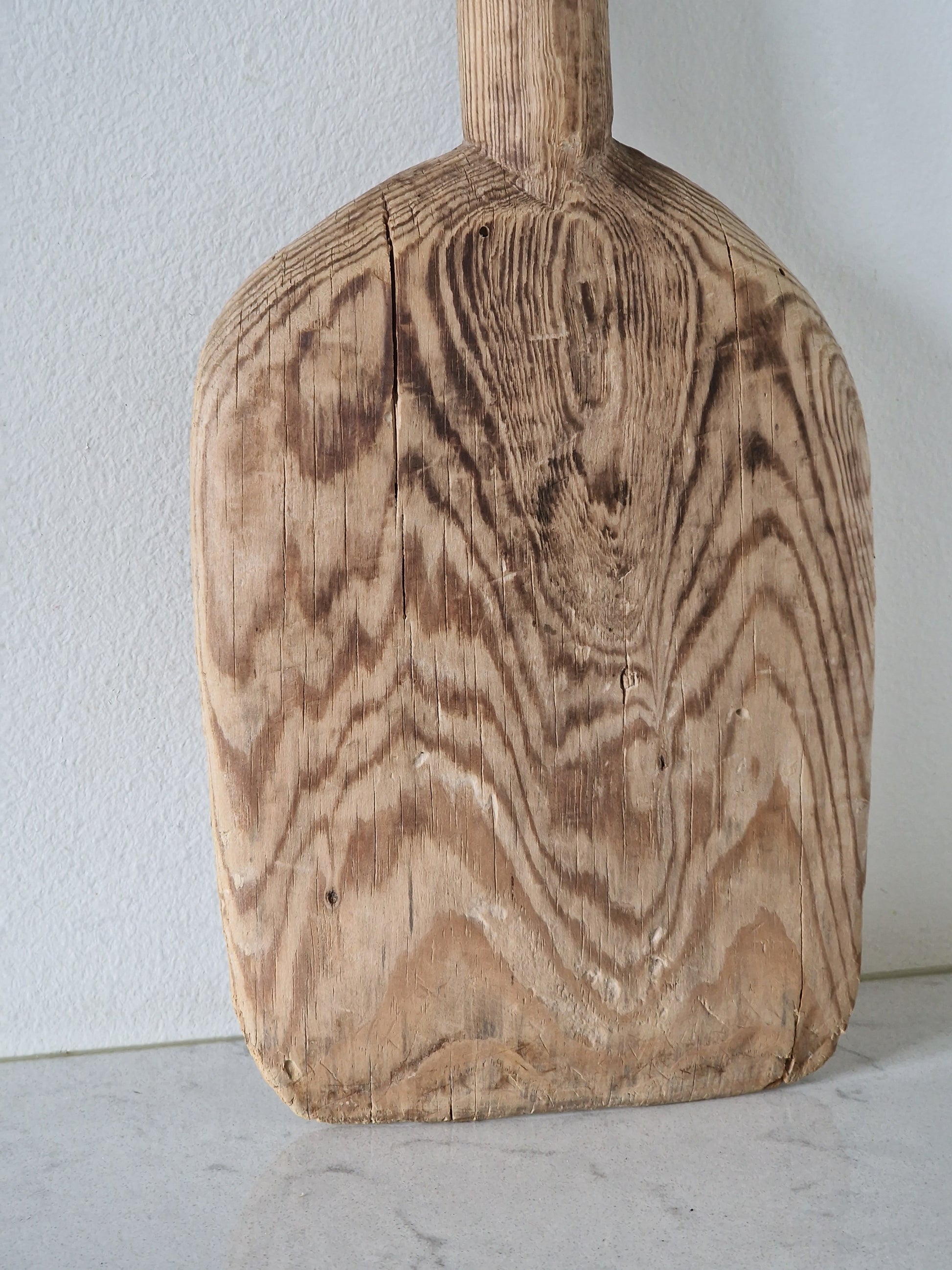 Vanha puinen leipälapio/tarjoilulauta