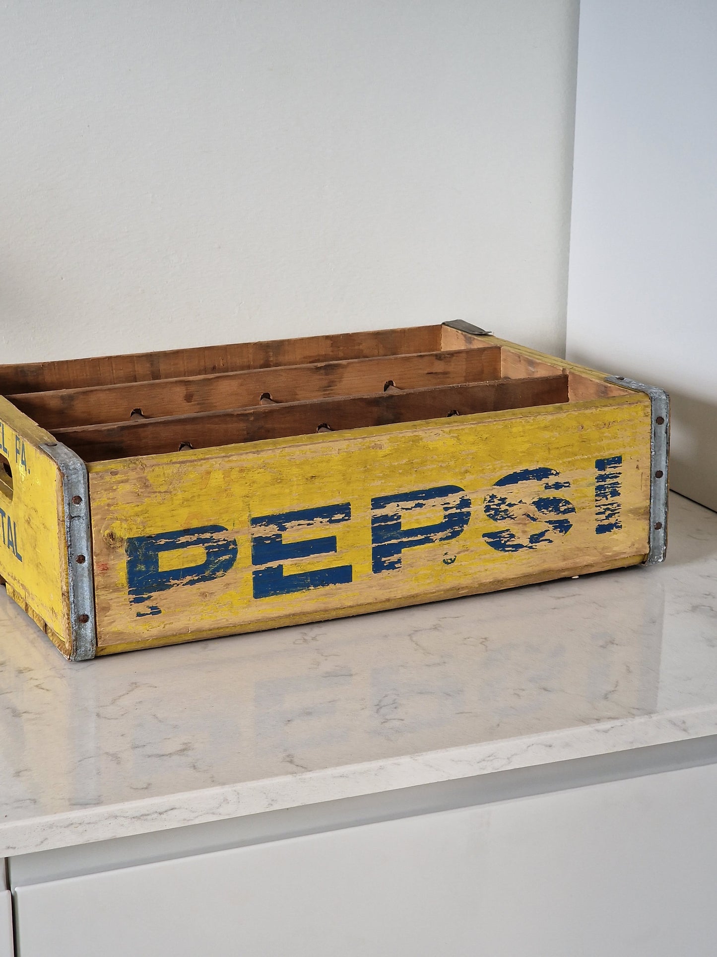 Vanhat Pepsi-juomakori