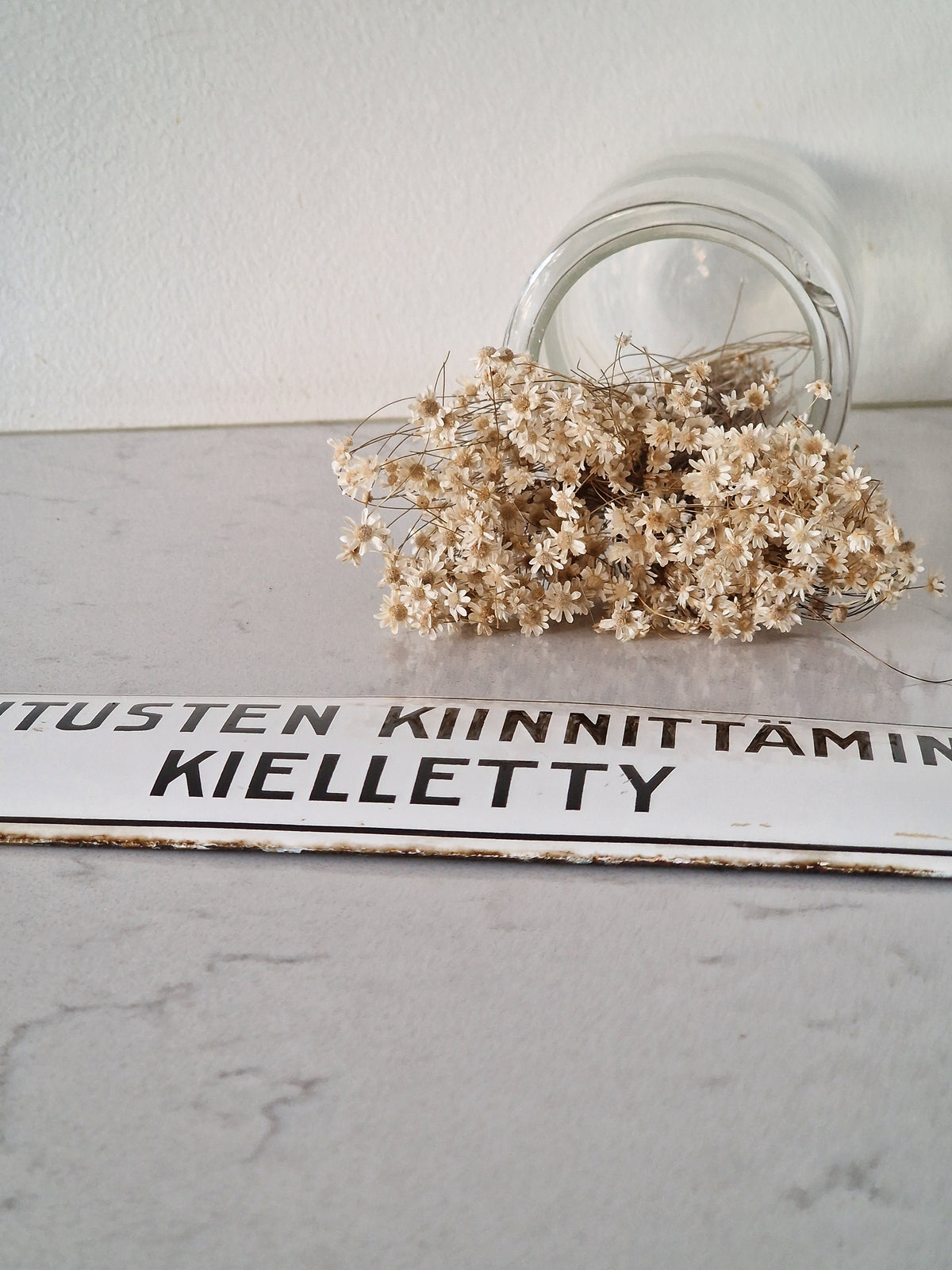 Ilmoitusten Kiinnitt minen Kielletty Emalikyltti Vintagetalli ilmoitusten-kiinnitt-minen-kielletty-emalikyltti-vintagetalli