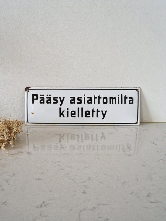 Vanha emalikyltti Vintagetalli