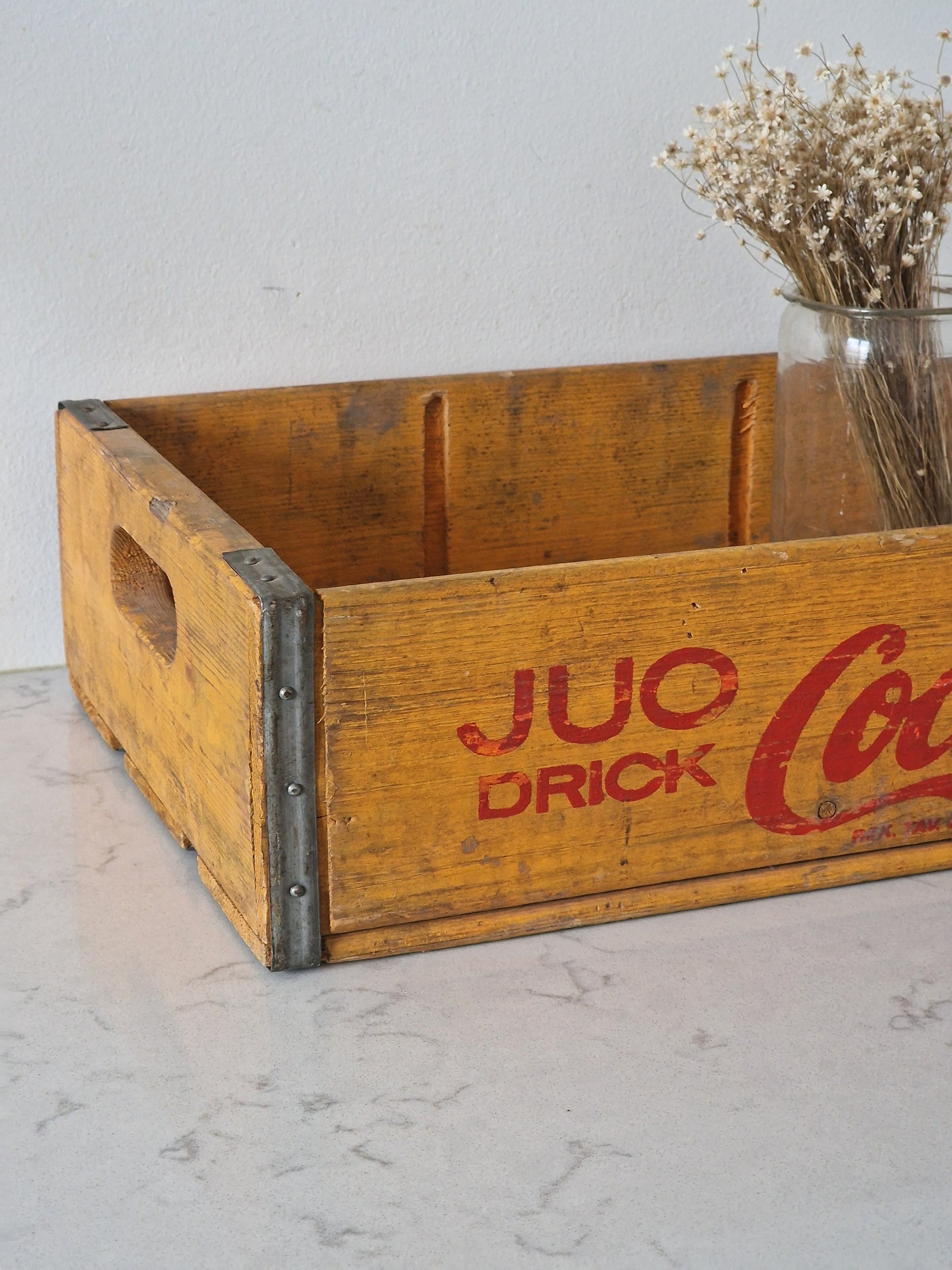 Vanha Coca Cola laatikko