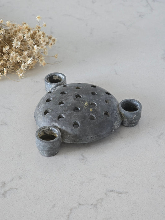 Kukkasiili ja kynttiläasetti