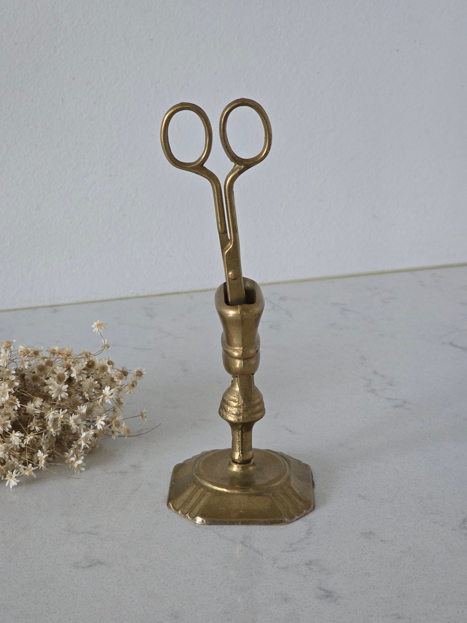 vanha messinkinen kynttilänsammutin