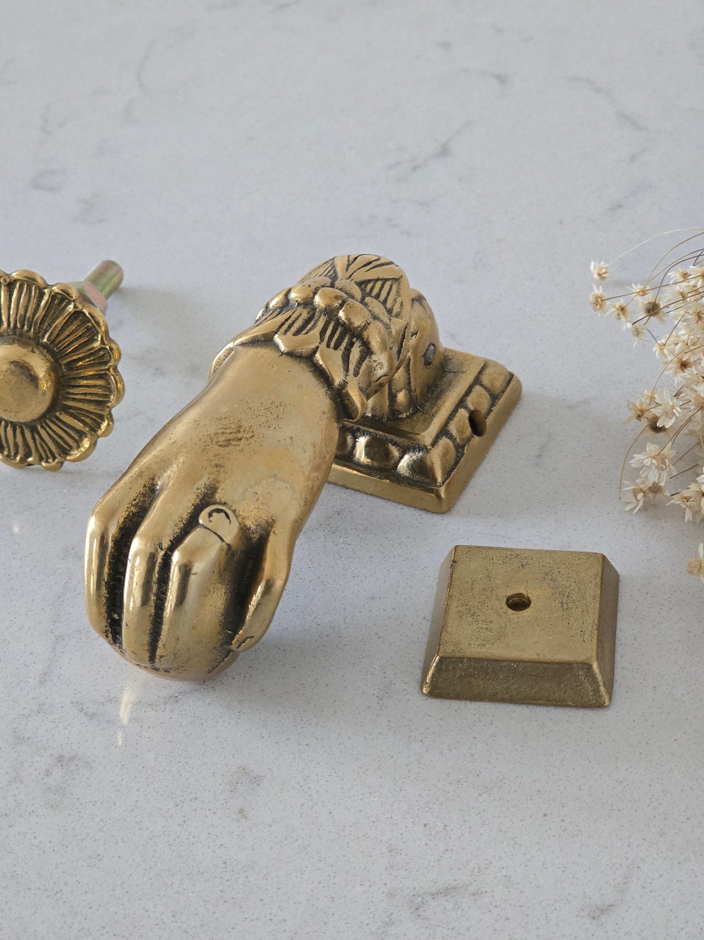 messinkinen vintage ovenkolkutin