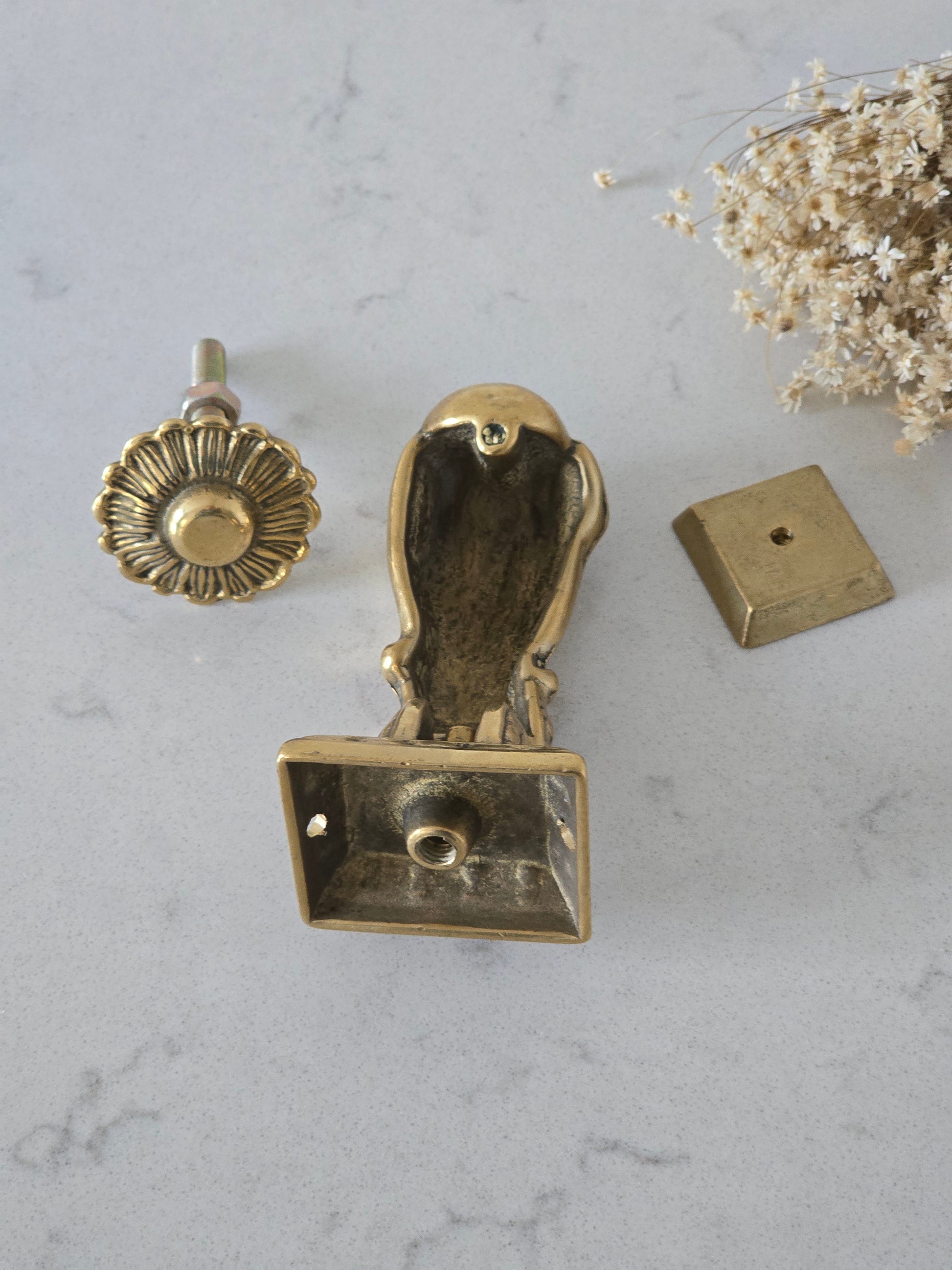 messinkinen vintage ovenkolkutin