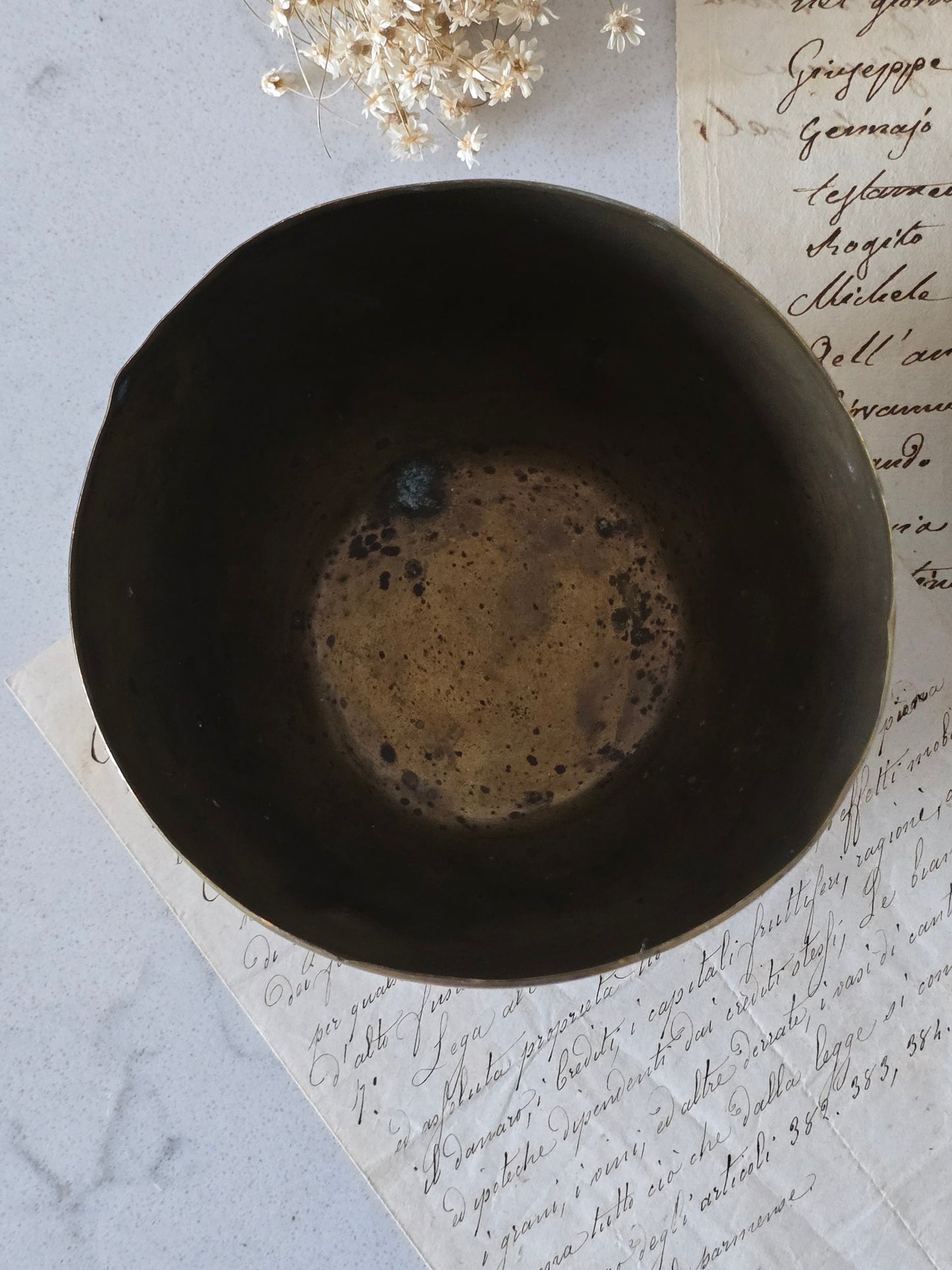 vanha messinginvärinen vintage hedelmä