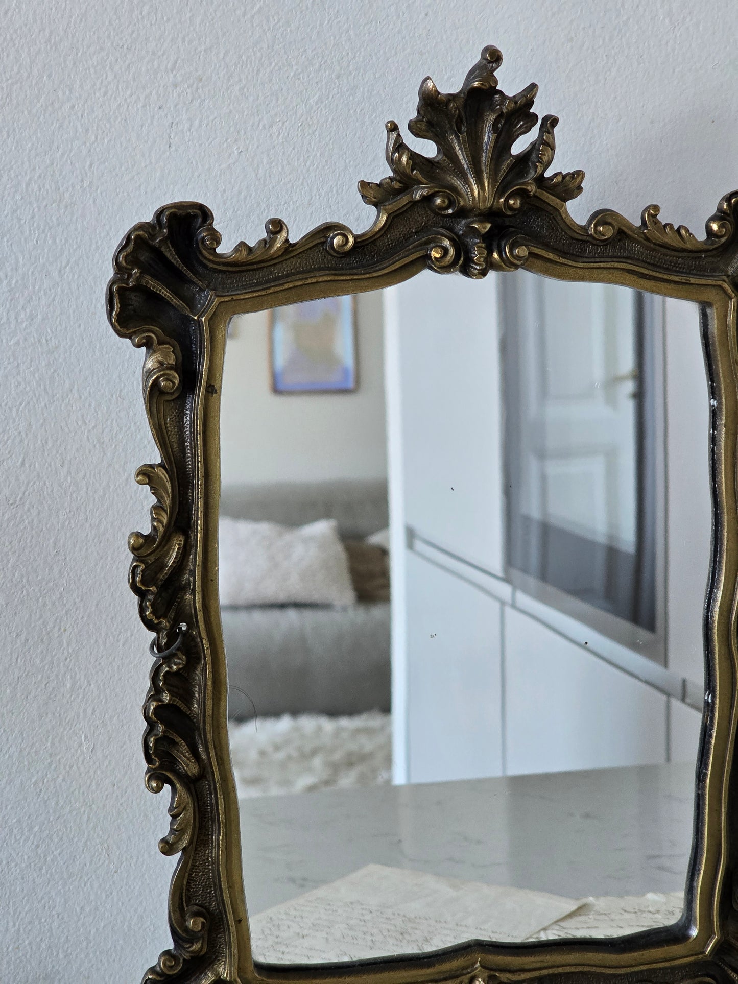 Simpukkakoristeinen vintage seinäpeili