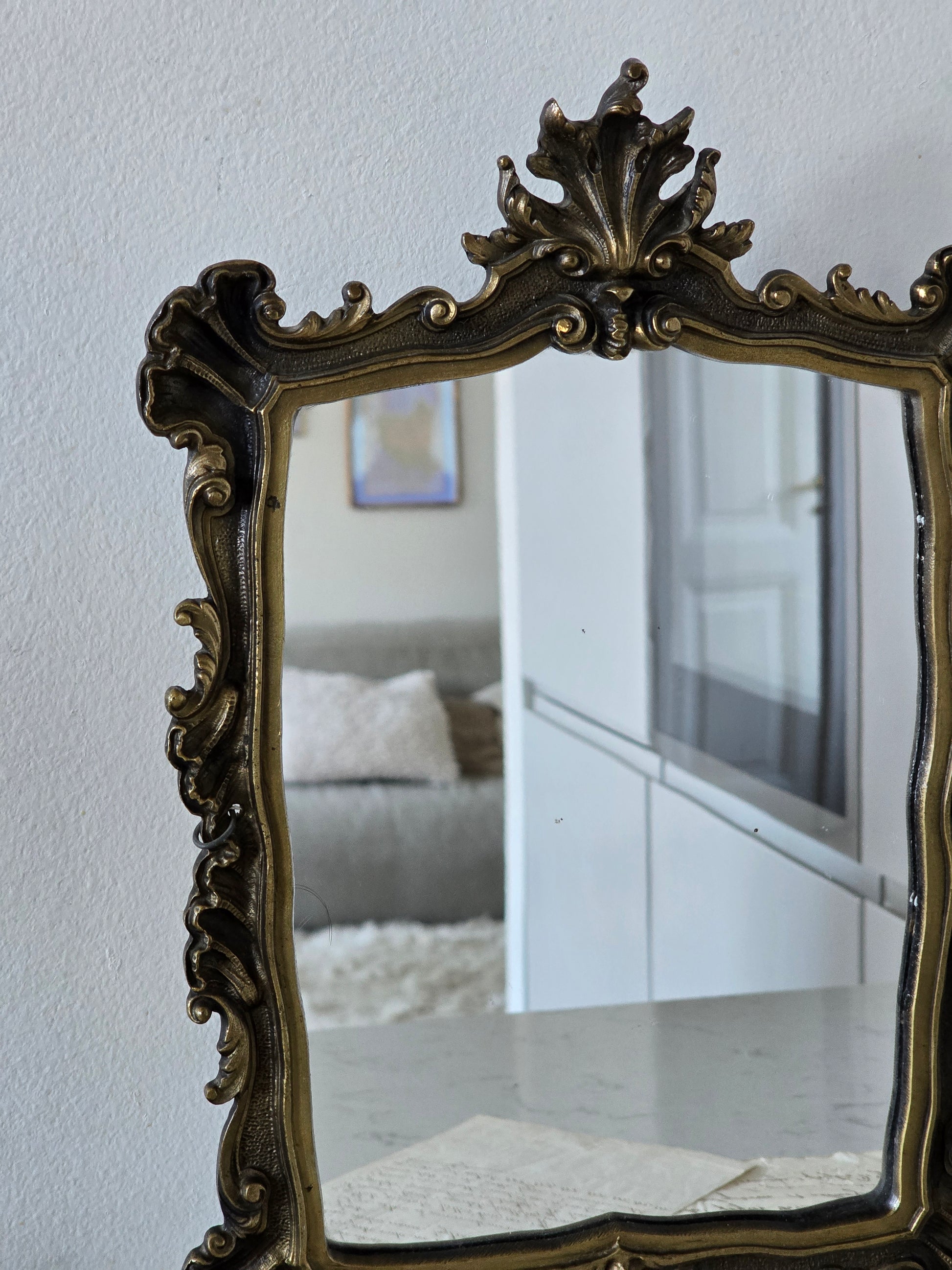 Simpukkakoristeinen vintage seinäpeili