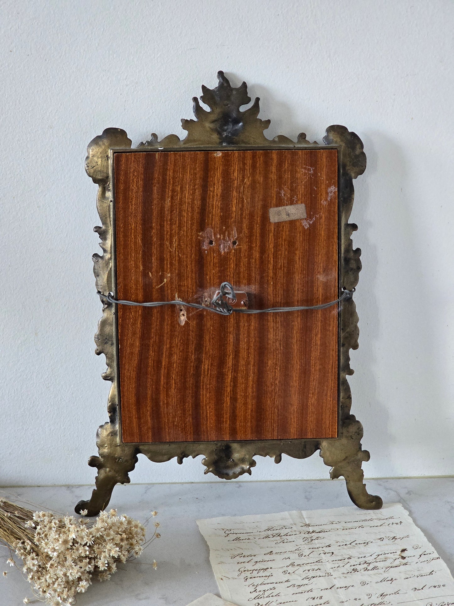 Simpukkakoristeinen seinäpeili