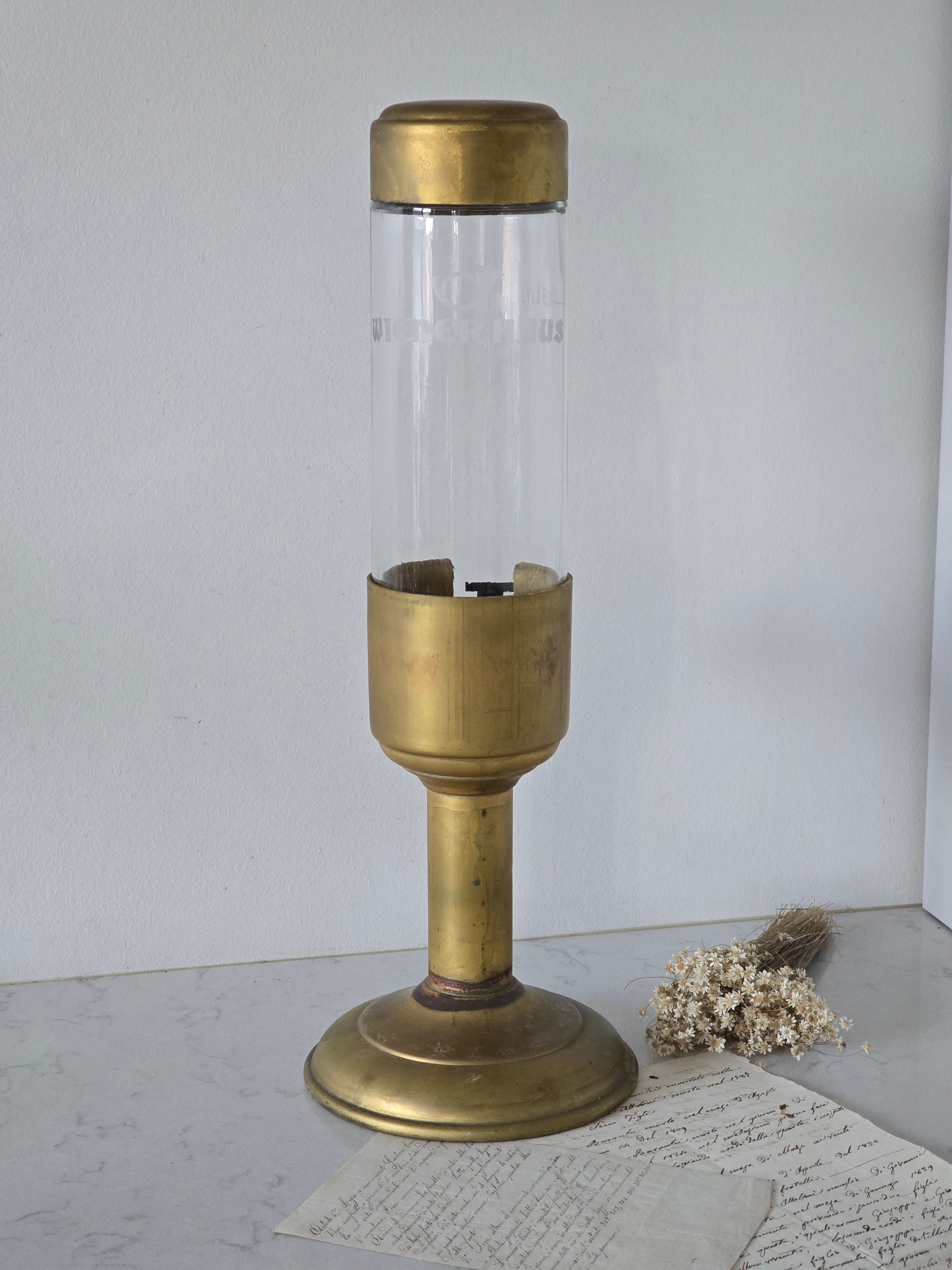 Vanha vintage oluttorni hanalla